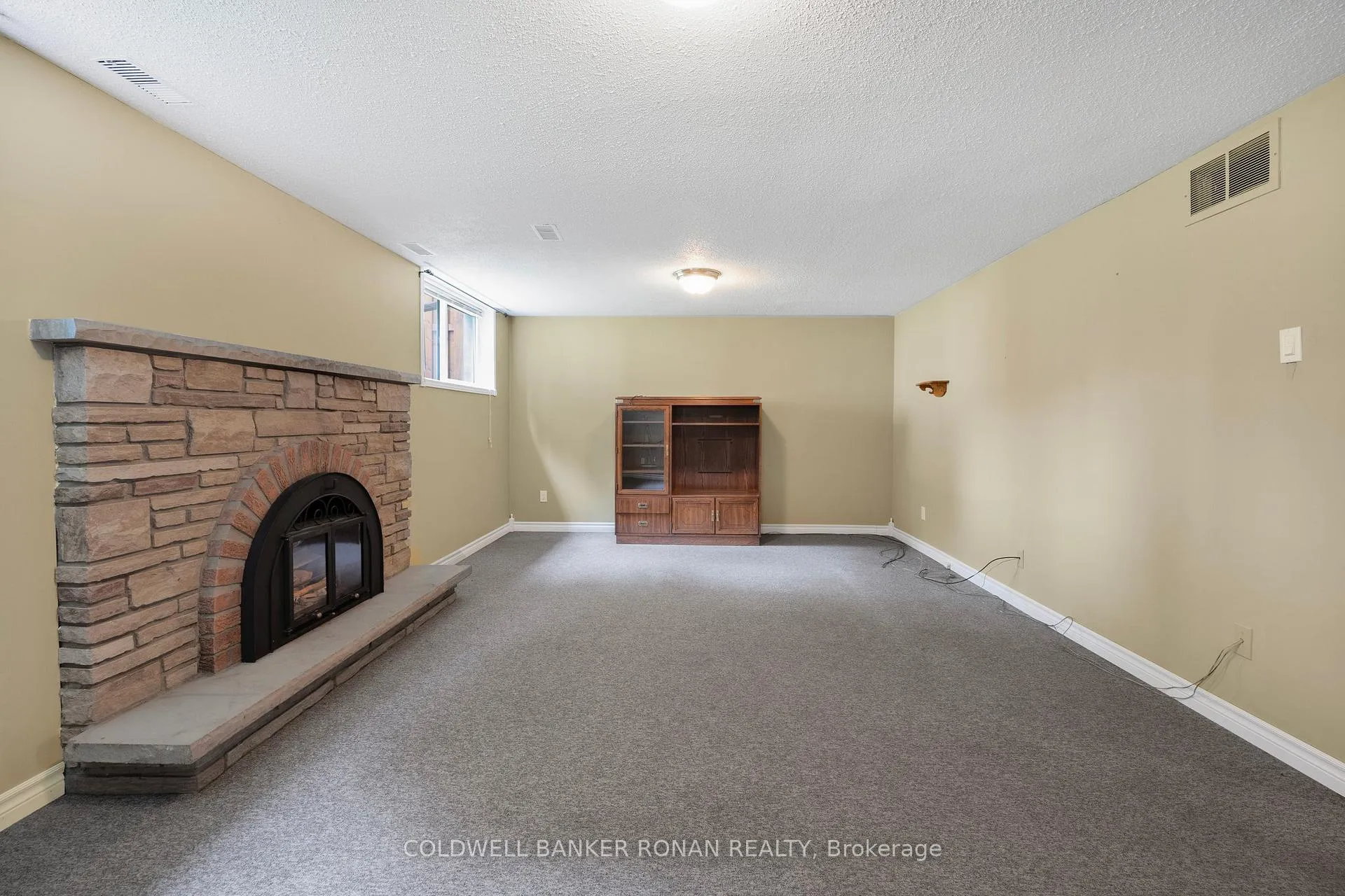 Photo 20 of 39 Mitchell Avenue, New Tecumseth, Alliston — HOMEH