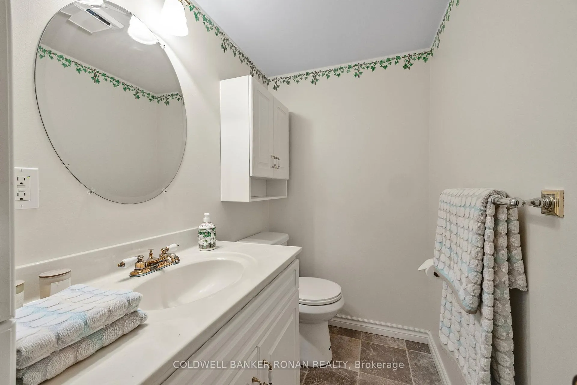Photo 22 of 39 Mitchell Avenue, New Tecumseth, Alliston — HOMEH