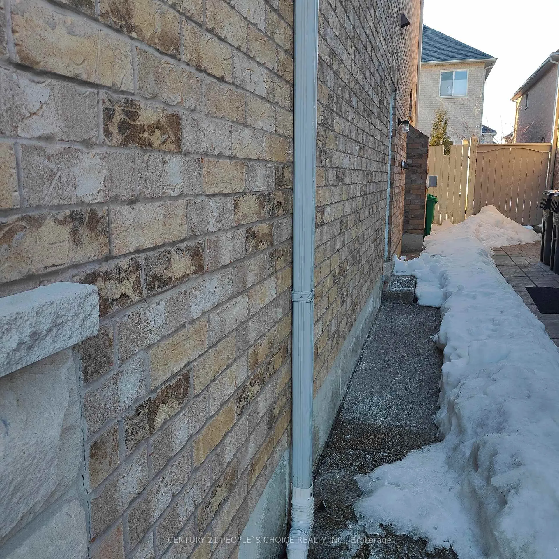Photo 2 of Unit Basement, 18 Rathmore Street, Brampton, Bram East — HOMEH