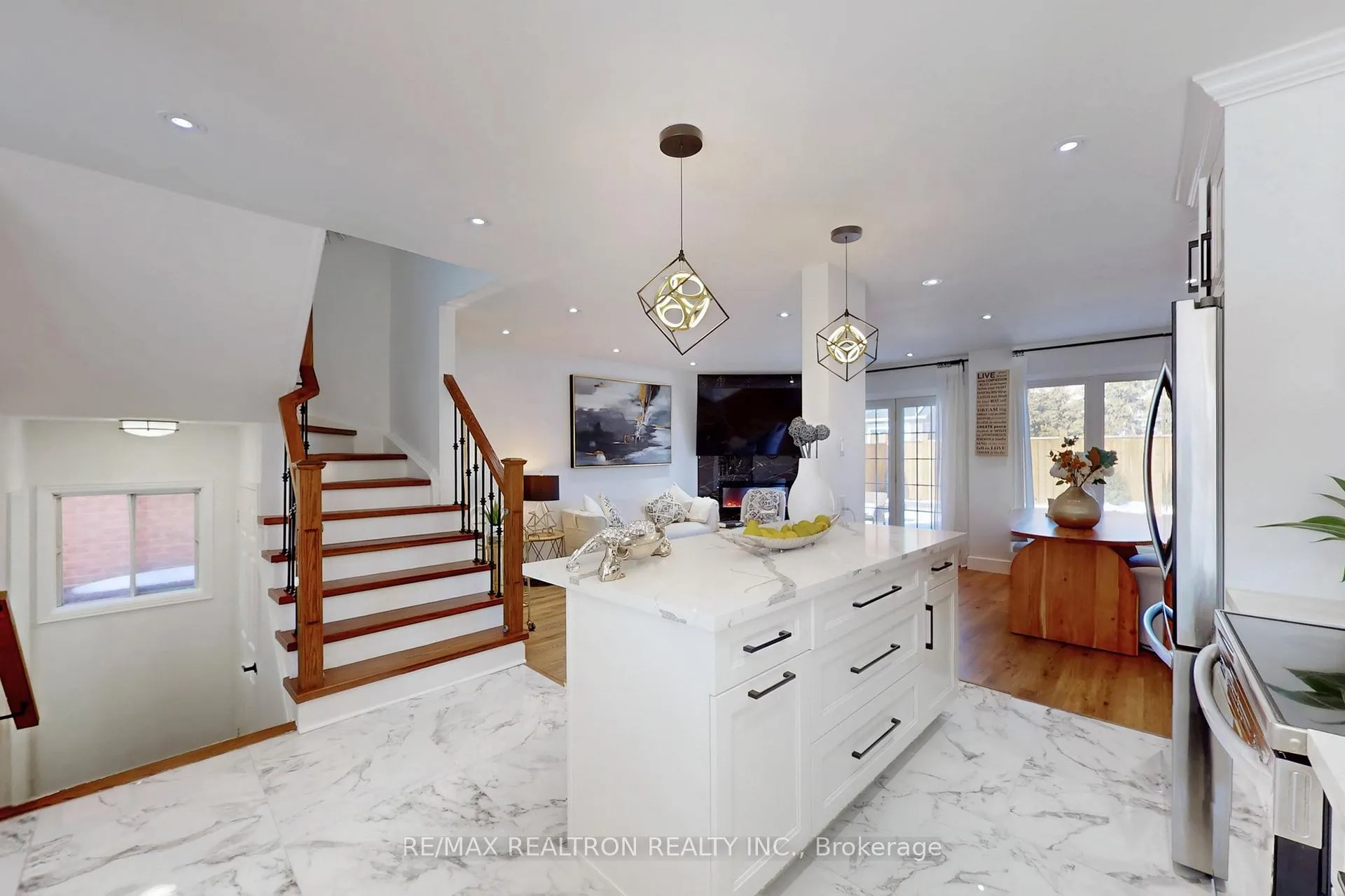 Photo 9 of 35 Carnelly Crescent, Ajax, Central West — HOMEH