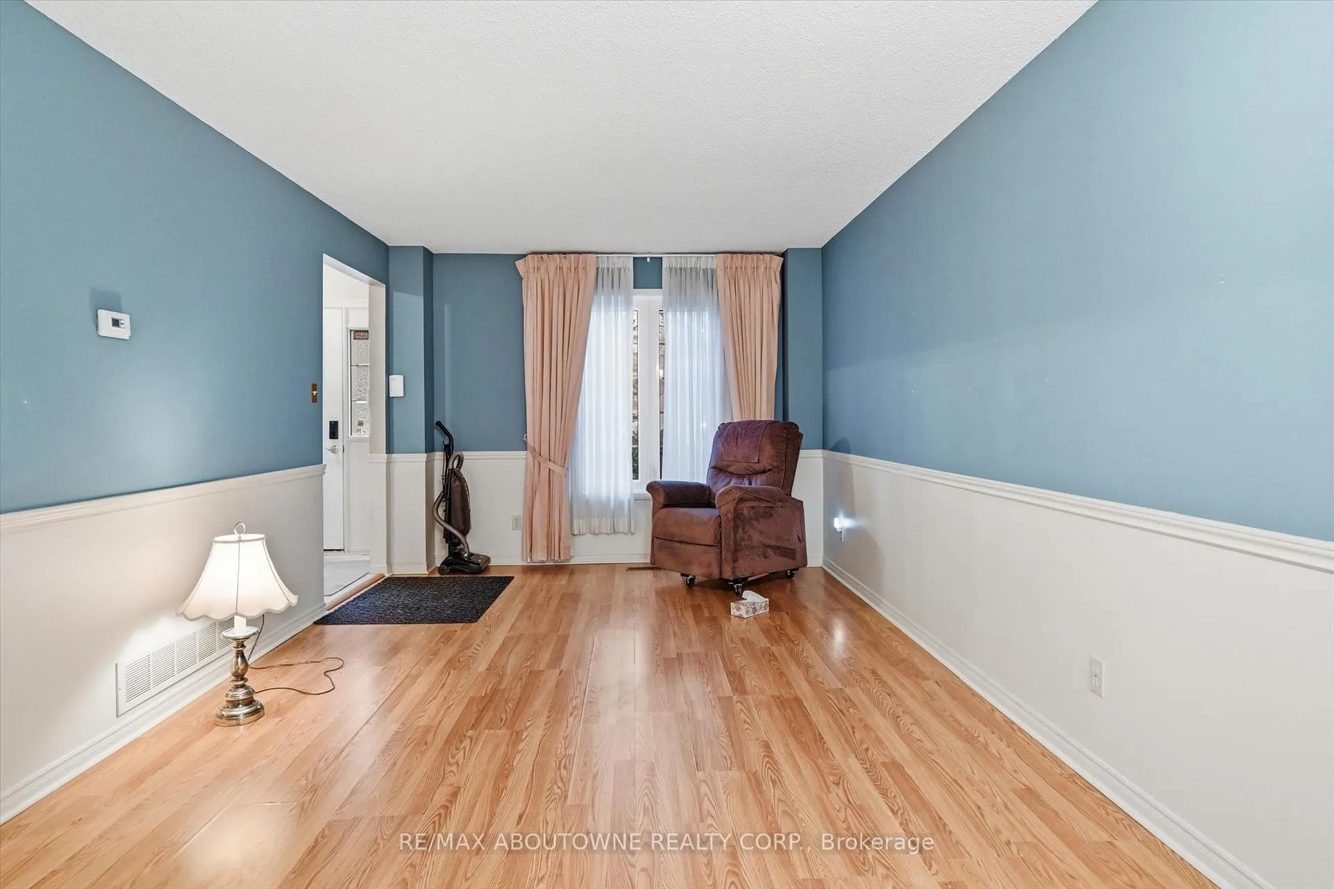 Photo 9 of 2115 Upland Drive, Burlington, Headon — HOMEH