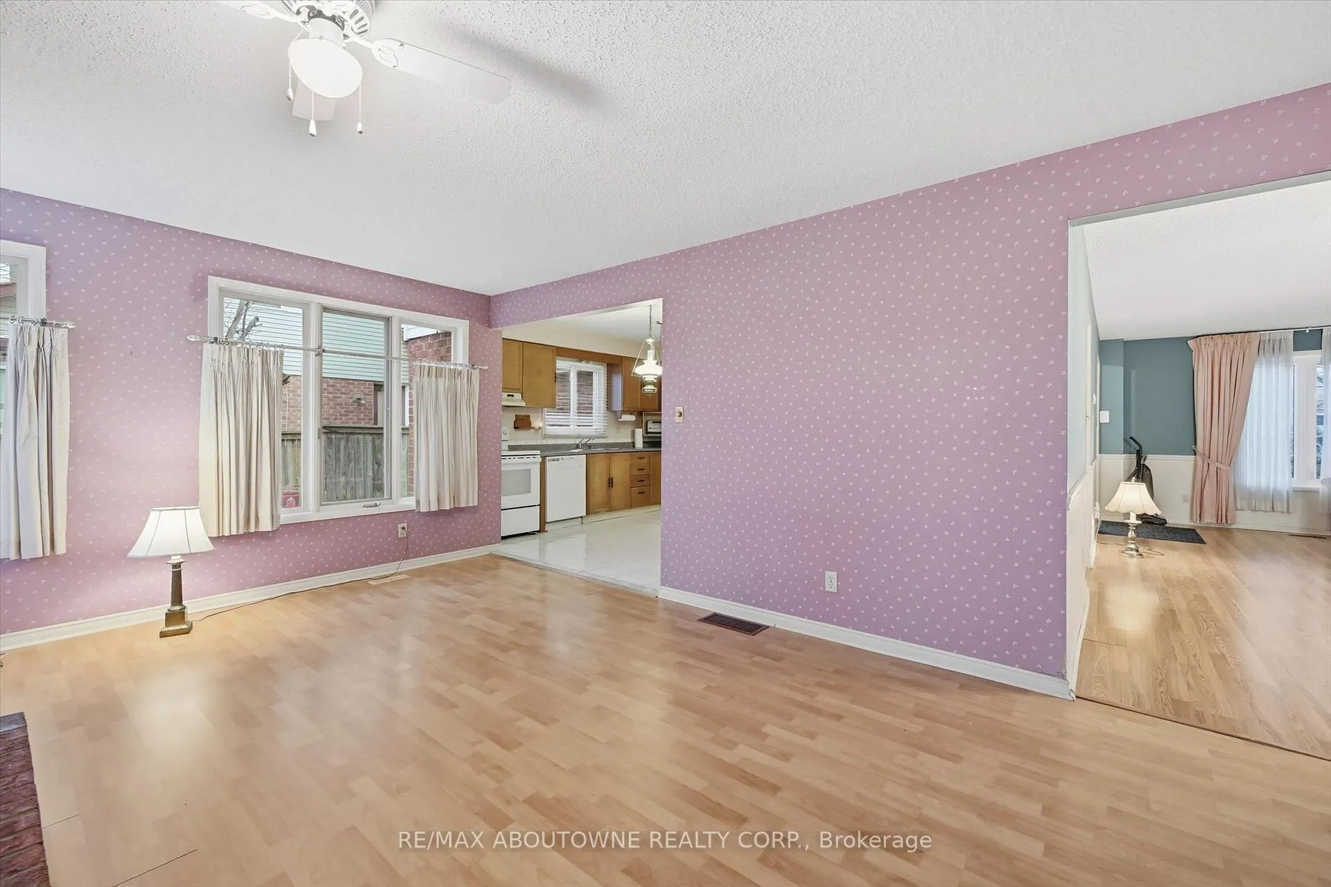 Photo 11 of 2115 Upland Drive, Burlington, Headon — HOMEH
