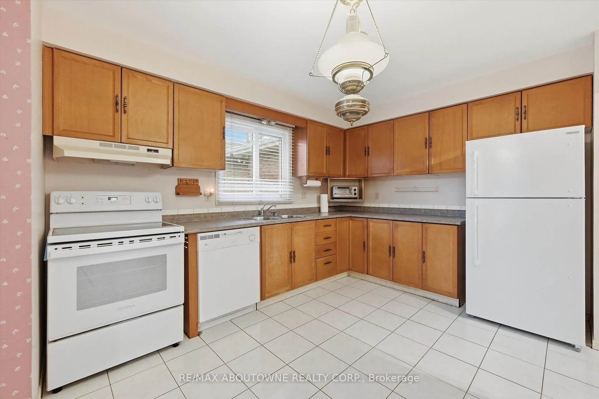 Photo 13 of 2115 Upland Drive, Burlington, Headon — HOMEH