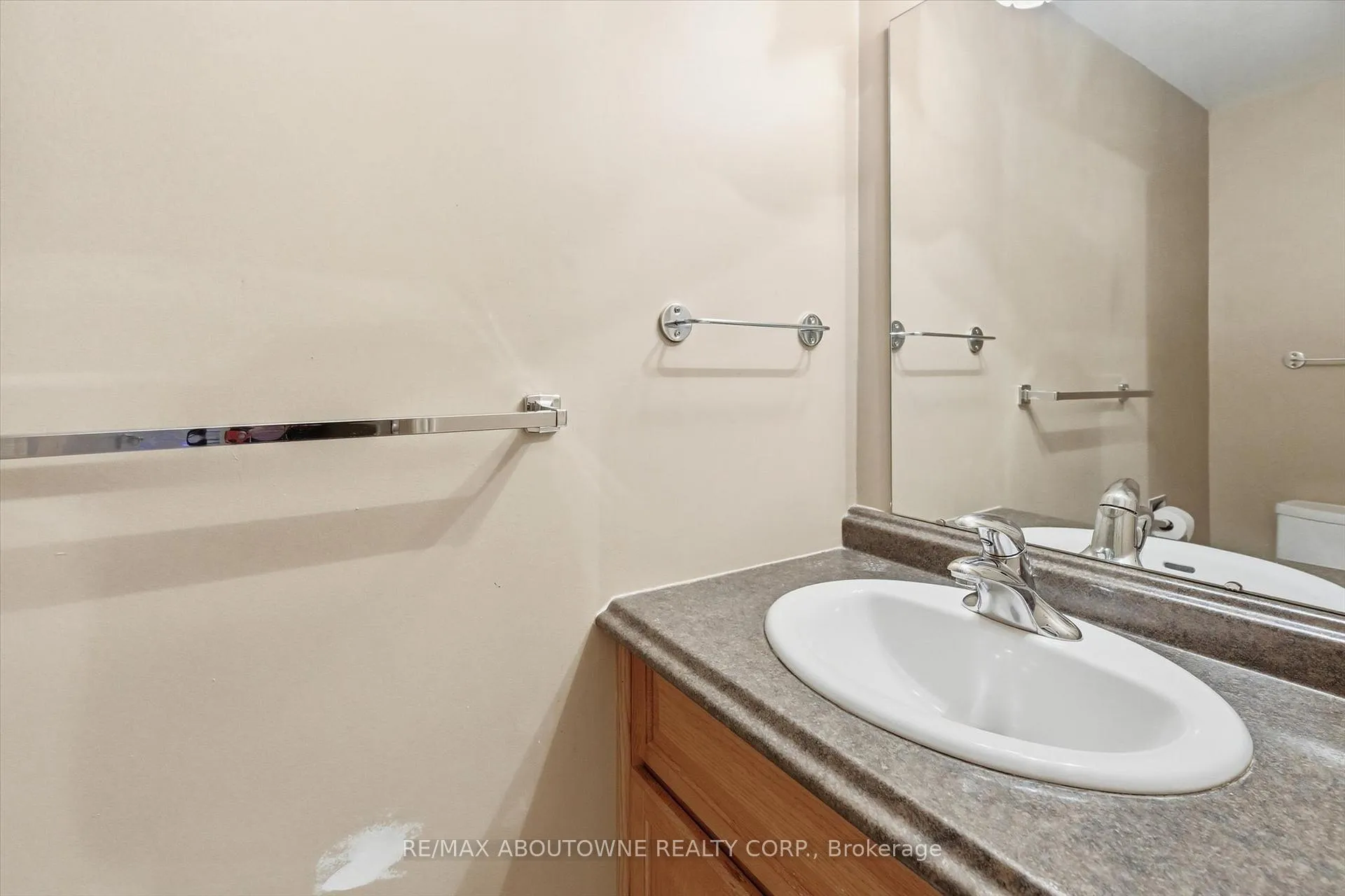 Photo 17 of 2115 Upland Drive, Burlington, Headon — HOMEH