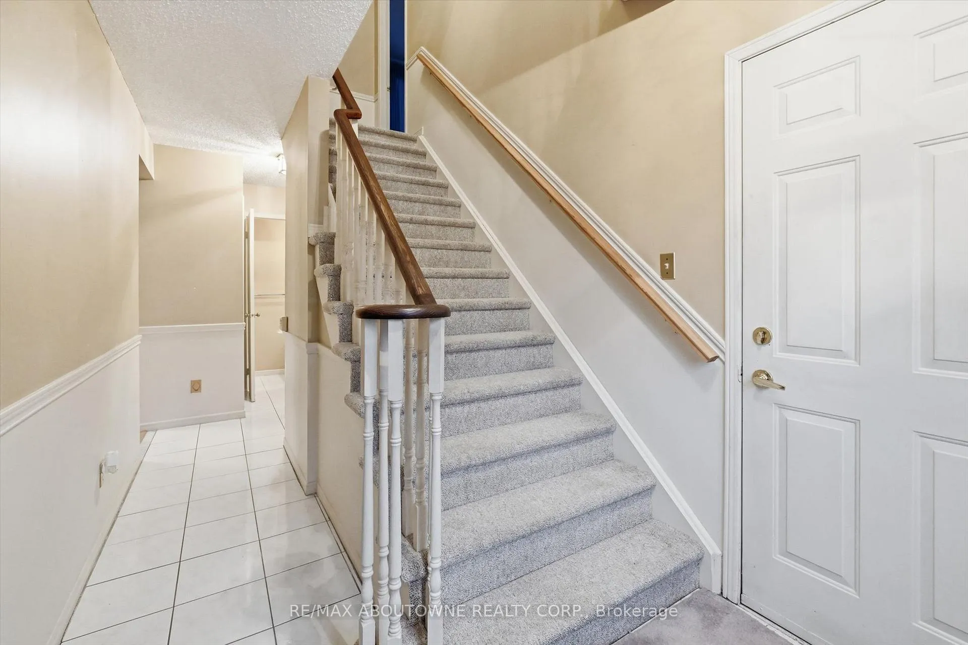 Photo 18 of 2115 Upland Drive, Burlington, Headon — HOMEH