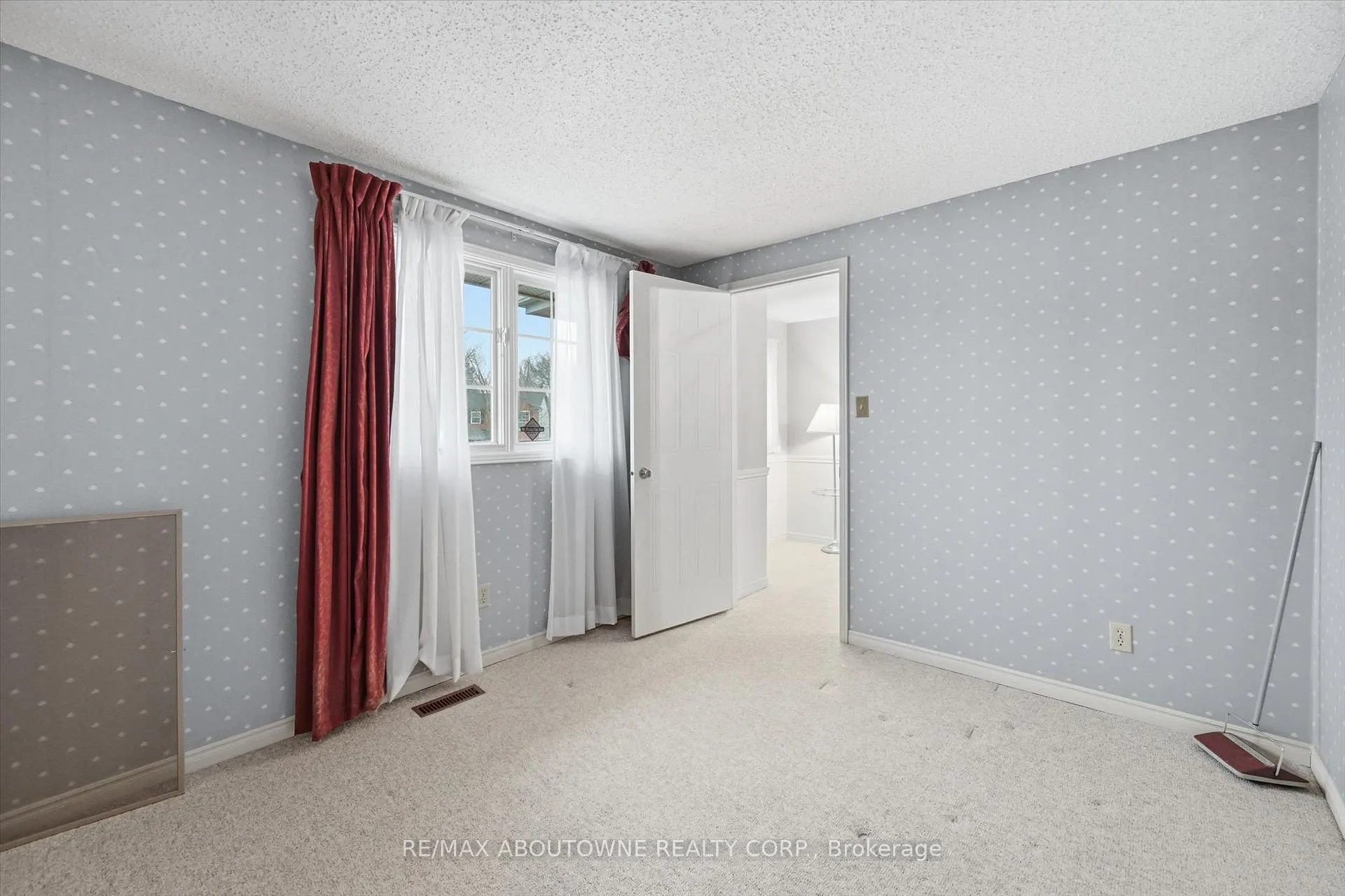 Photo 25 of 2115 Upland Drive, Burlington, Headon — HOMEH