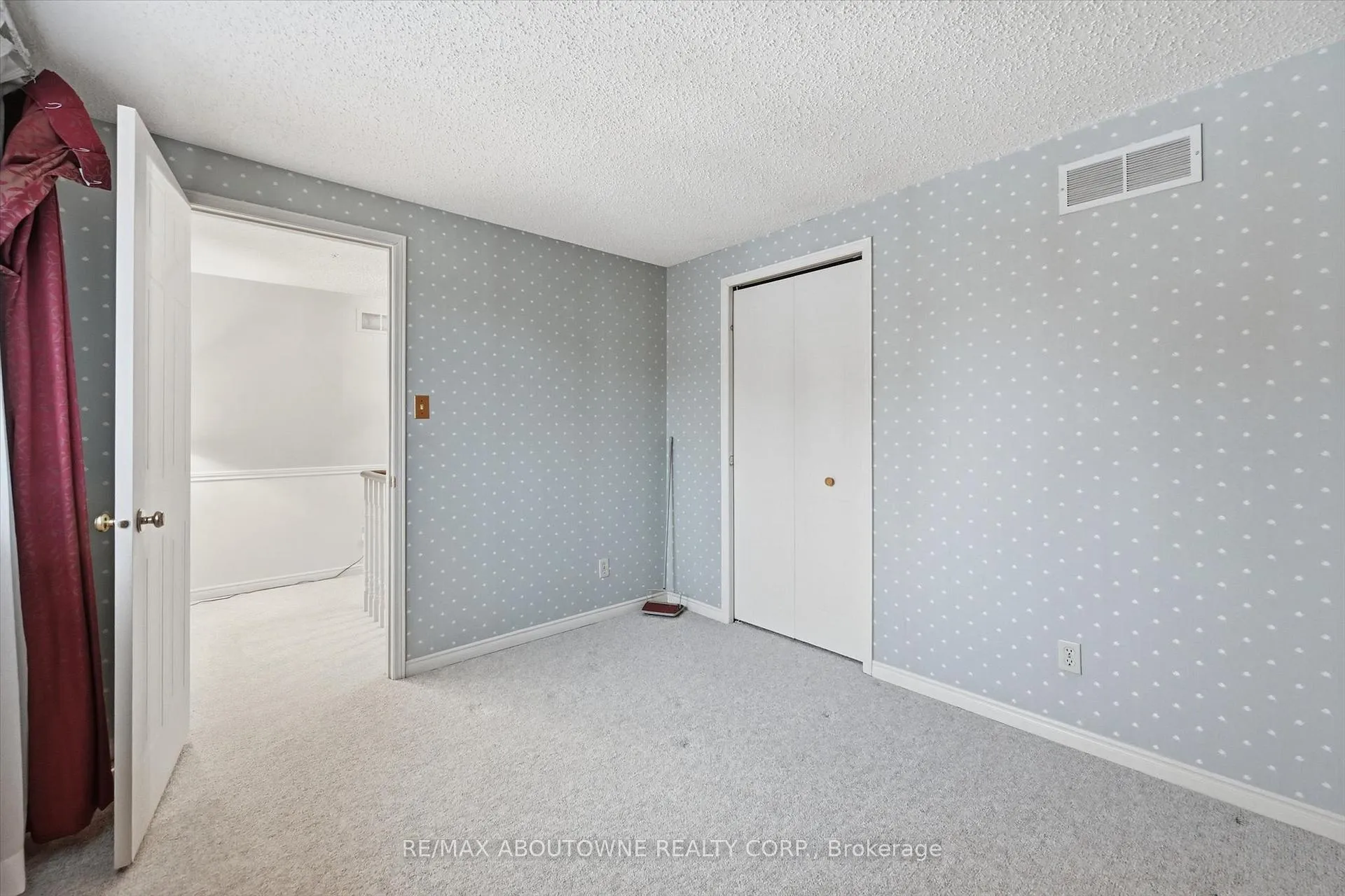 Photo 26 of 2115 Upland Drive, Burlington, Headon — HOMEH