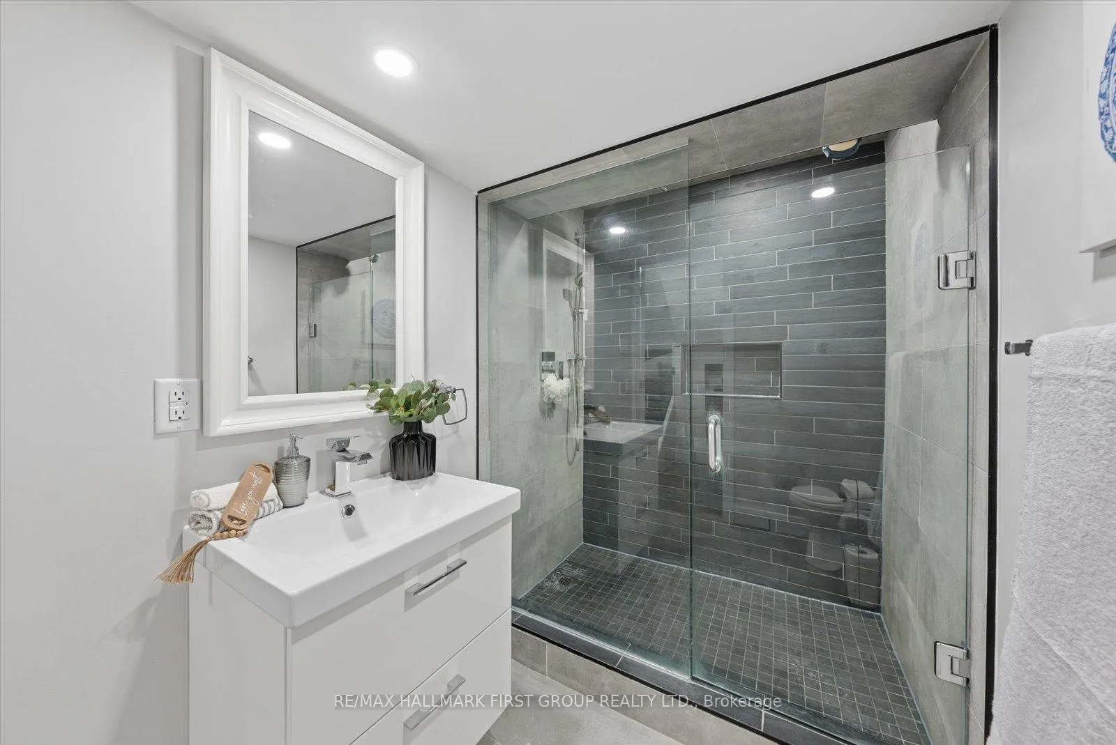 Photo 36 of 101 Natanya Boulevard, Georgina, Keswick North — HOMEH