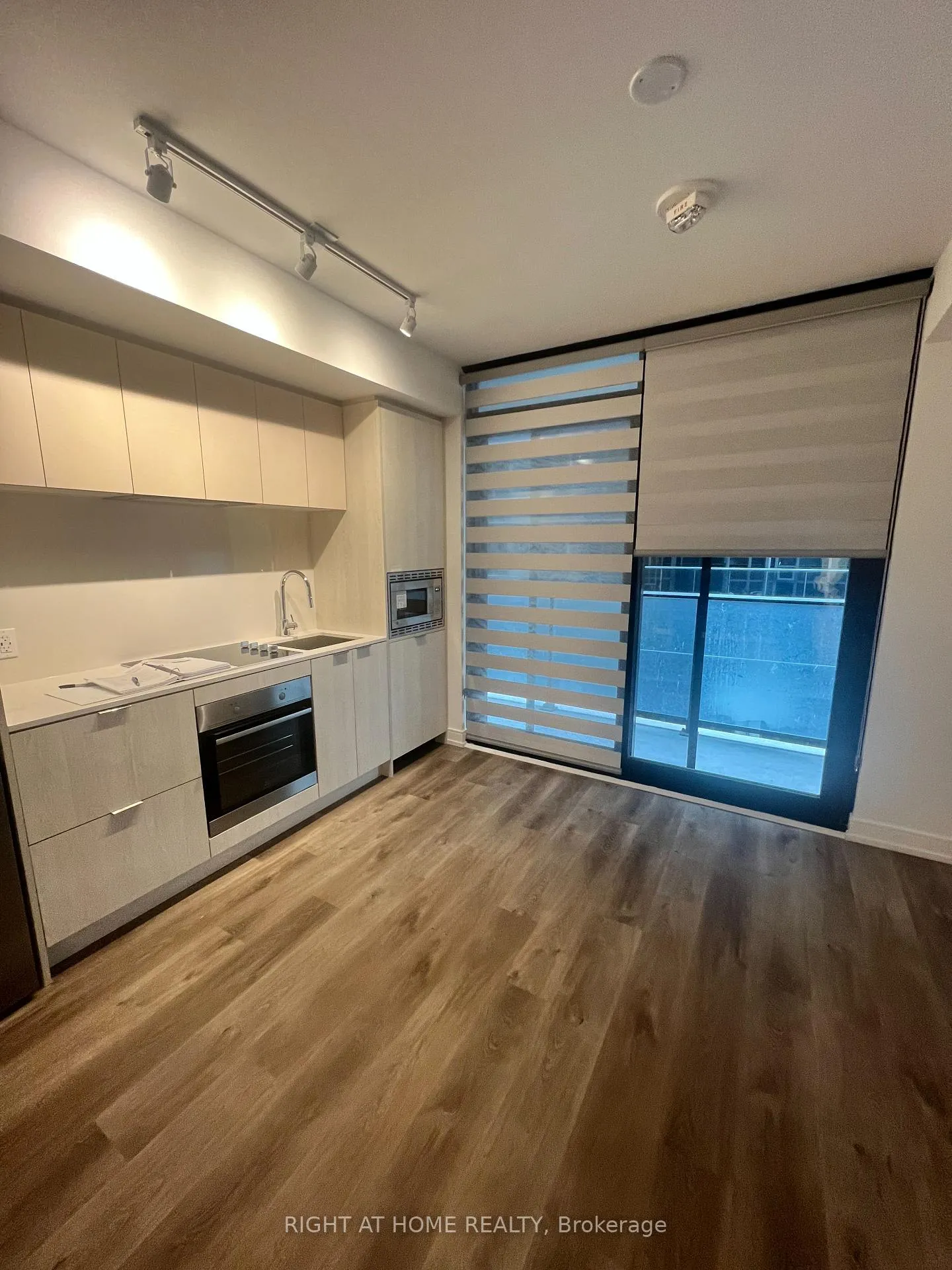 Photo 3 of Unit 619, 1 Jarvis Street, Hamilton, Beasley — HOMEH