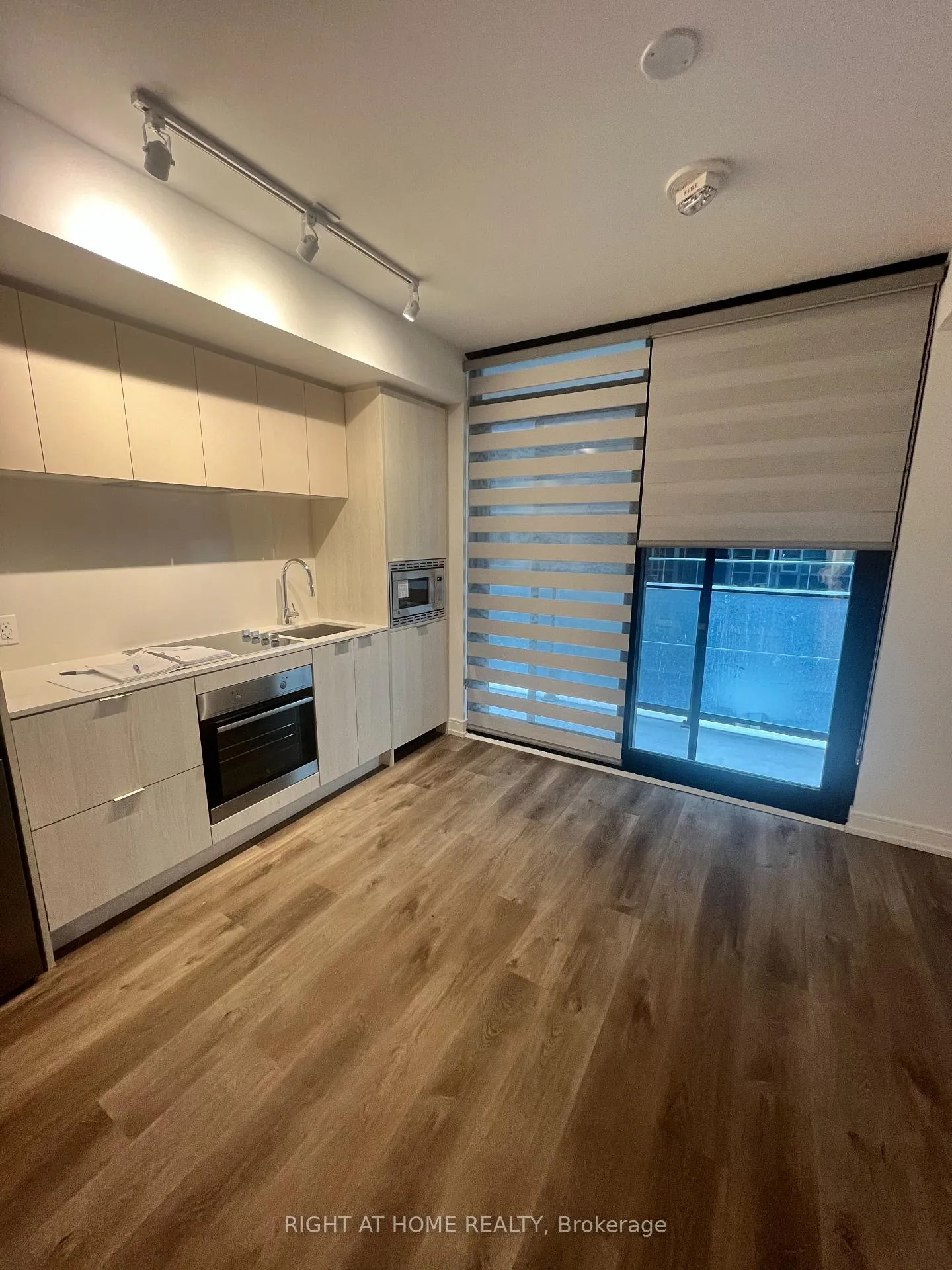 Photo 4 of Unit 619, 1 Jarvis Street, Hamilton, Beasley — HOMEH