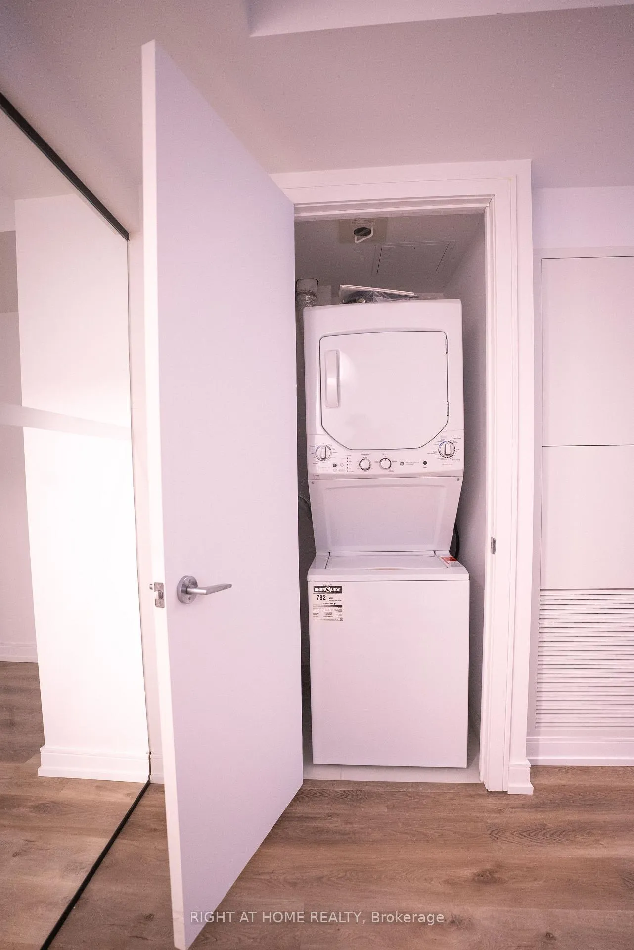 Photo 12 of Unit 619, 1 Jarvis Street, Hamilton, Beasley — HOMEH