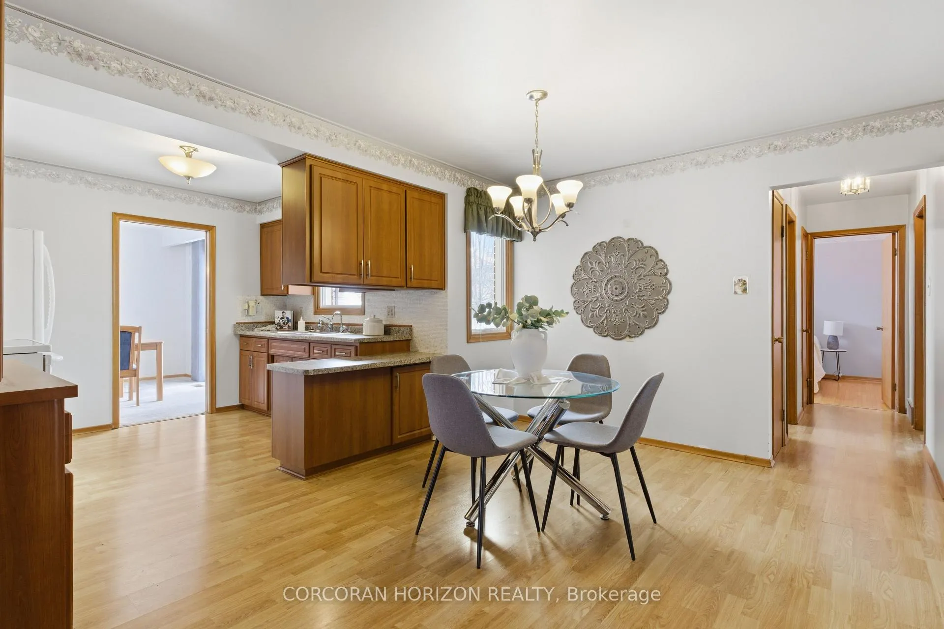 Photo 19 of 15 Confederation Drive, Kitchener — HOMEH
