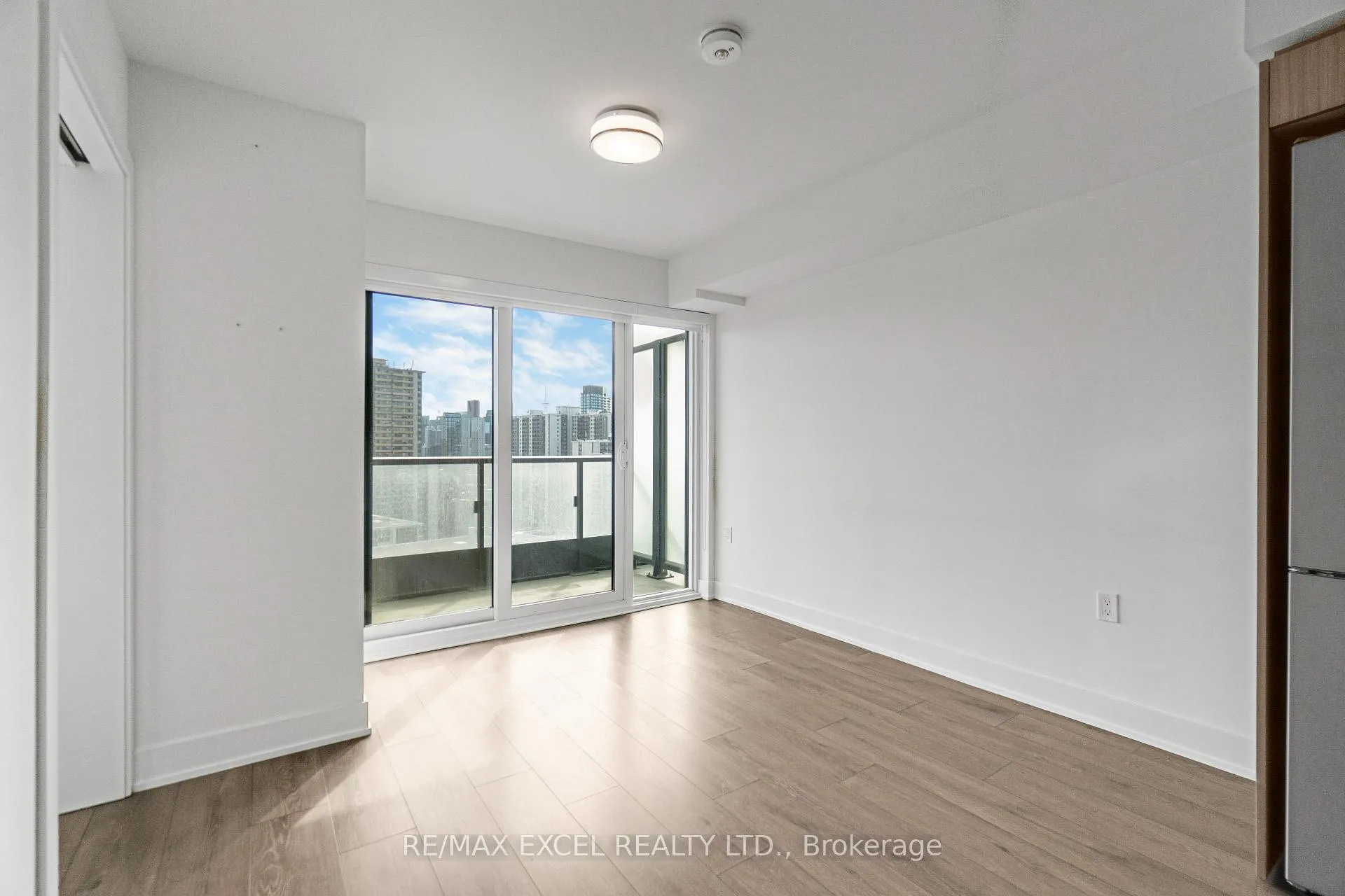 Photo 14 of Unit 1720, 585 Bloor Street E, Toronto, North St. James Town — HOMEH