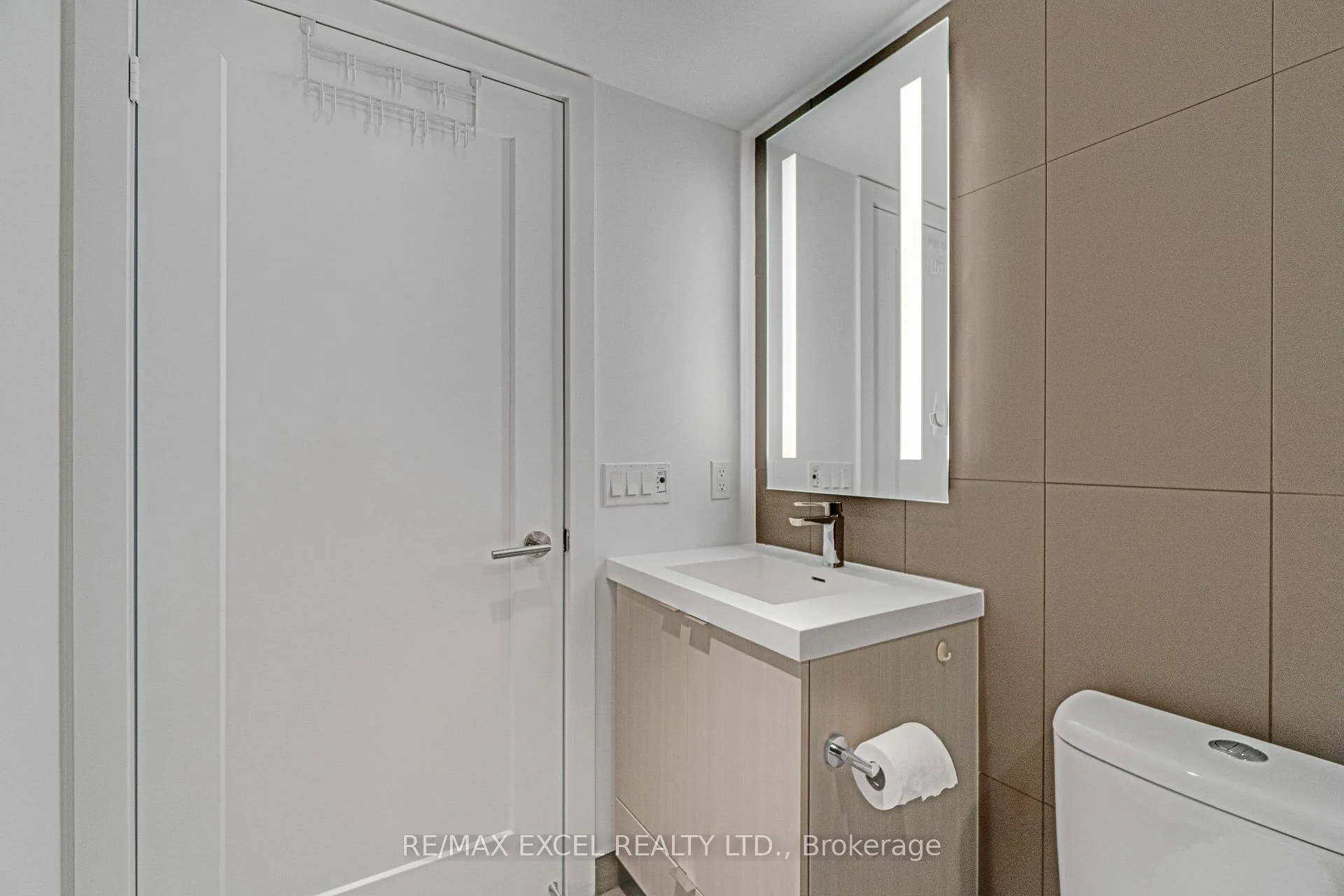 Photo 21 of Unit 1720, 585 Bloor Street E, Toronto, North St. James Town — HOMEH