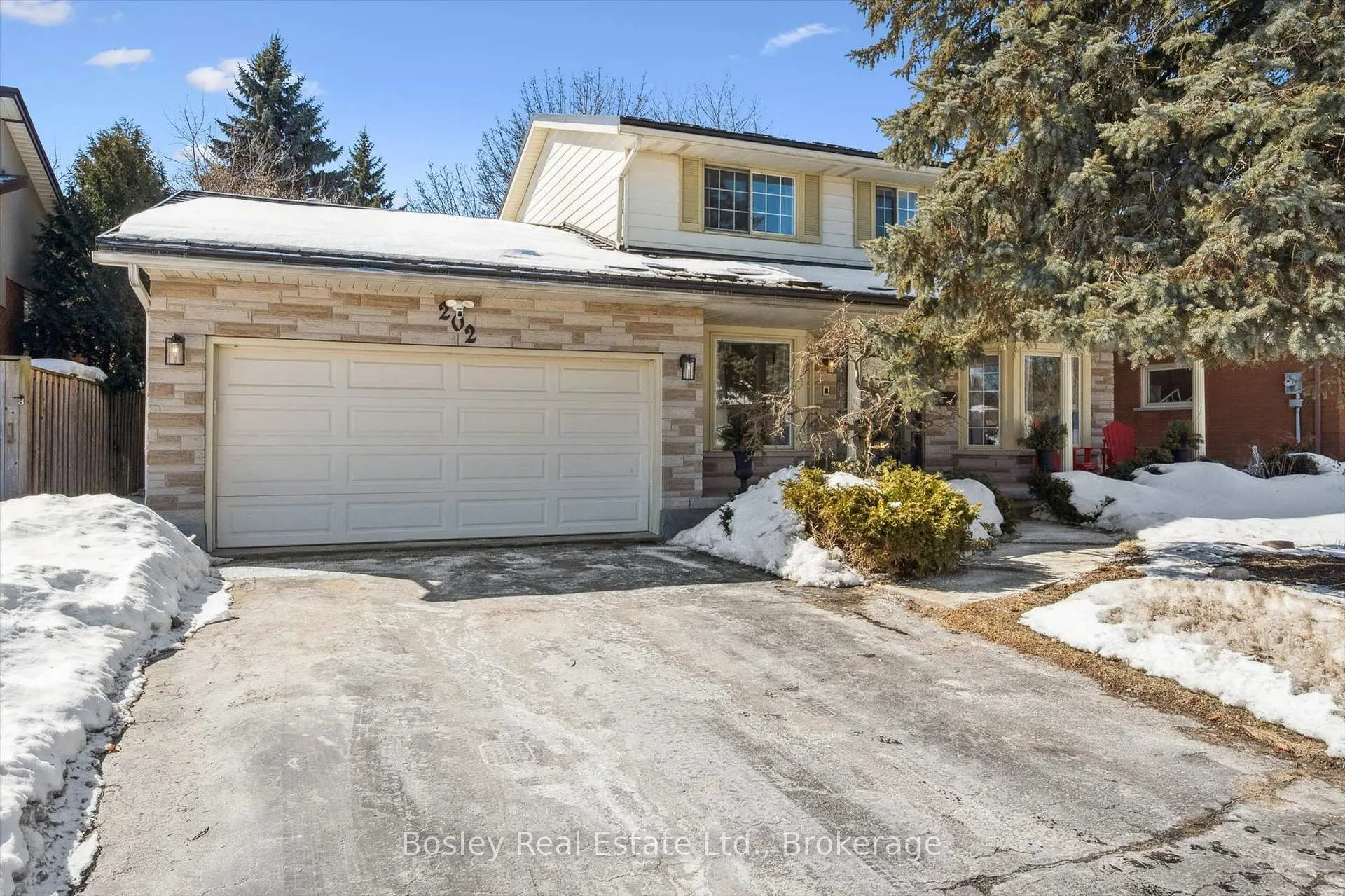Photo 5 of 202 Dimson Avenue, Guelph, Kortright East — HOMEH
