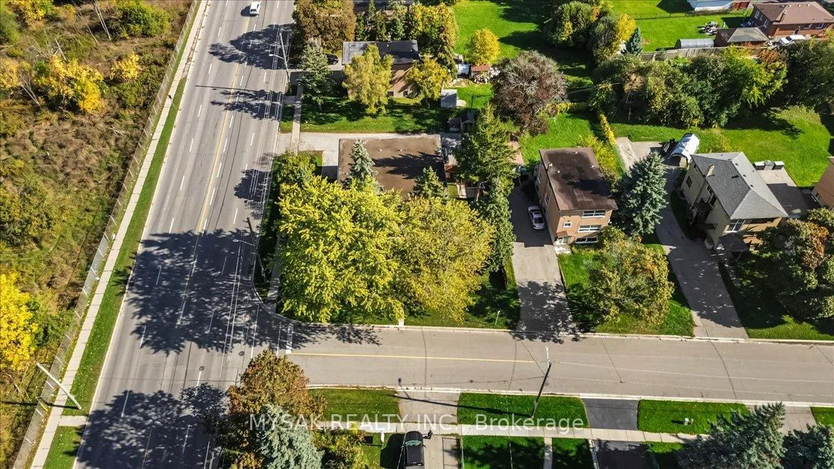 Photo 3 of 1033 Ravine Road, Oshawa, Lakeview — HOMEH