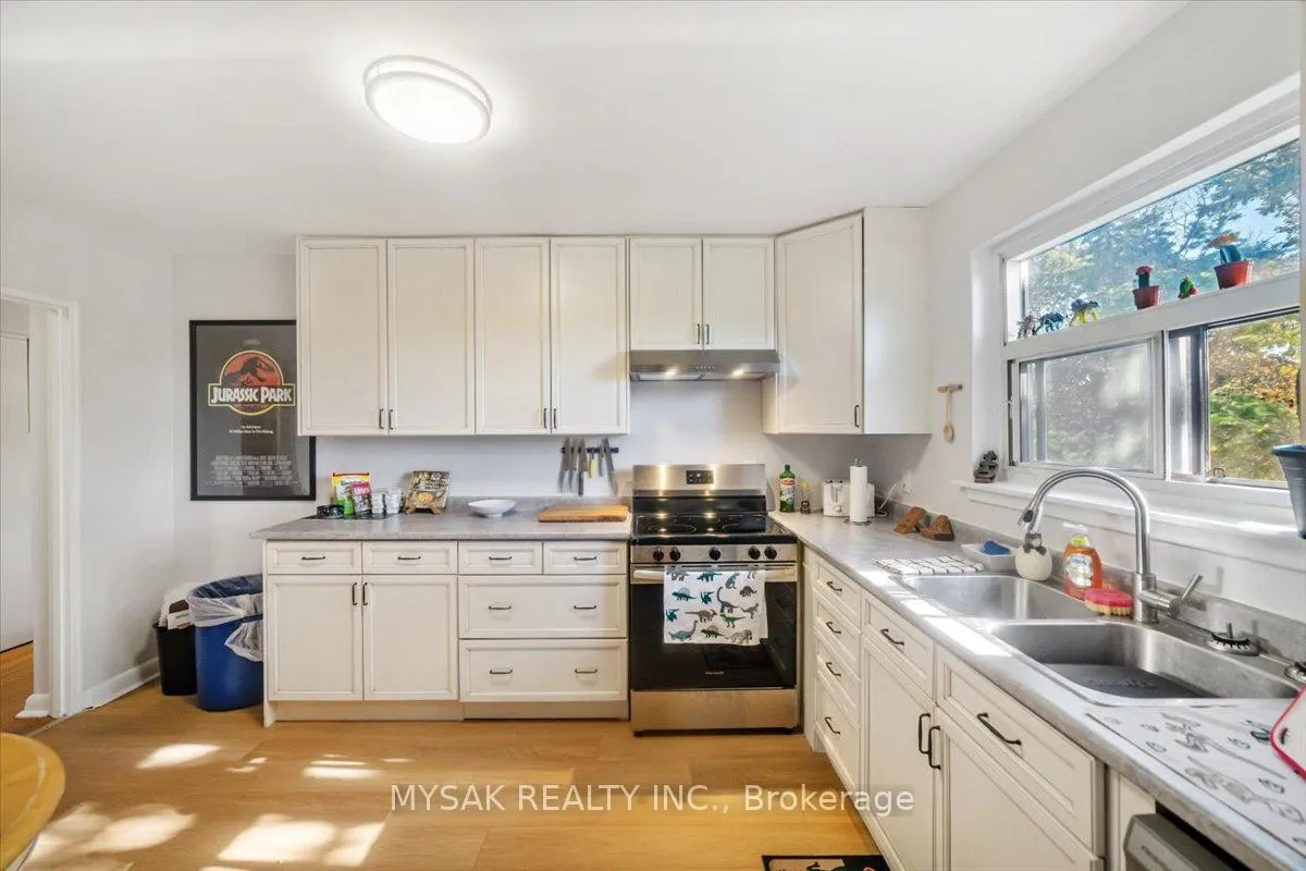 Photo 12 of 1033 Ravine Road, Oshawa, Lakeview — HOMEH