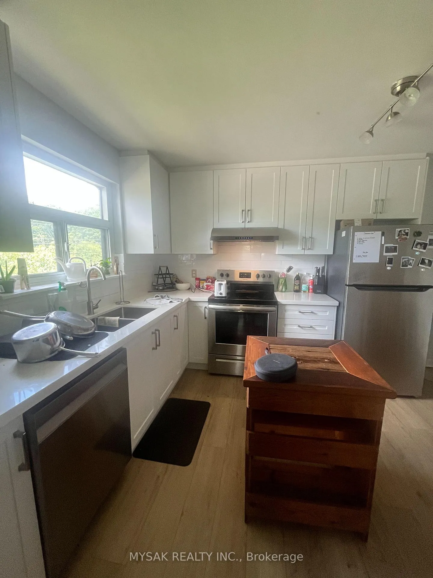 Photo 15 of 1033 Ravine Road, Oshawa, Lakeview — HOMEH