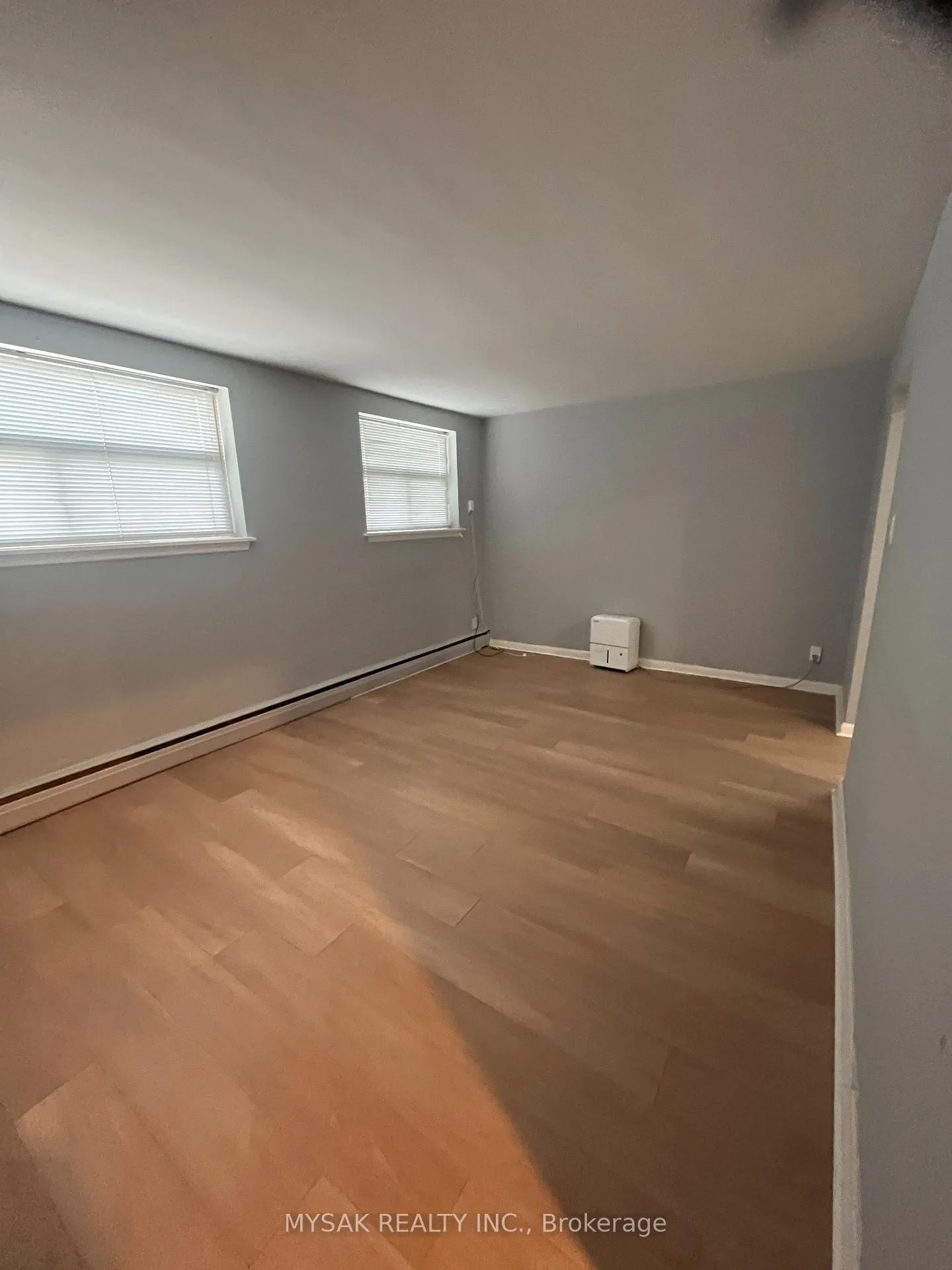 Photo 23 of 1033 Ravine Road, Oshawa, Lakeview — HOMEH