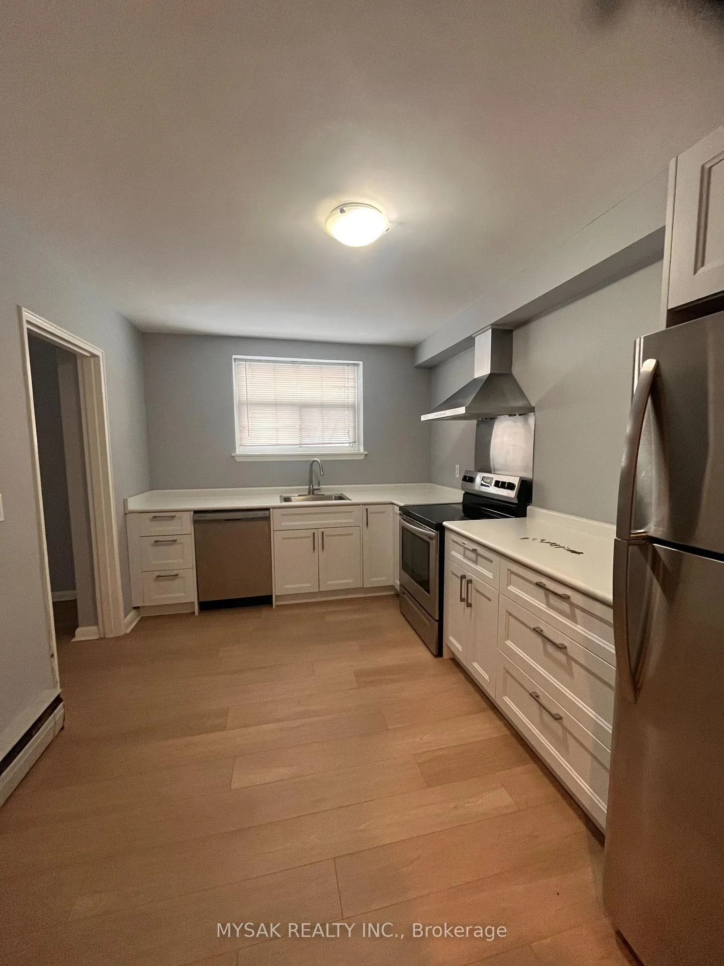 Photo 24 of 1033 Ravine Road, Oshawa, Lakeview — HOMEH