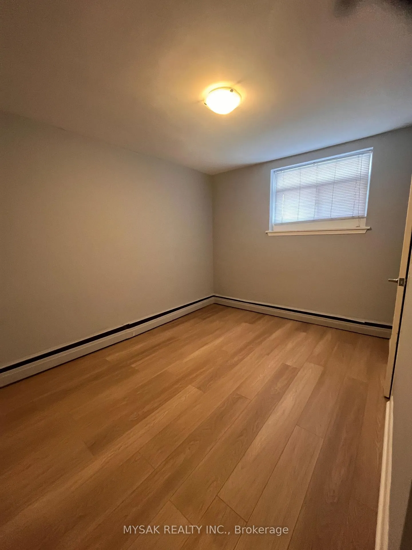 Photo 25 of 1033 Ravine Road, Oshawa, Lakeview — HOMEH