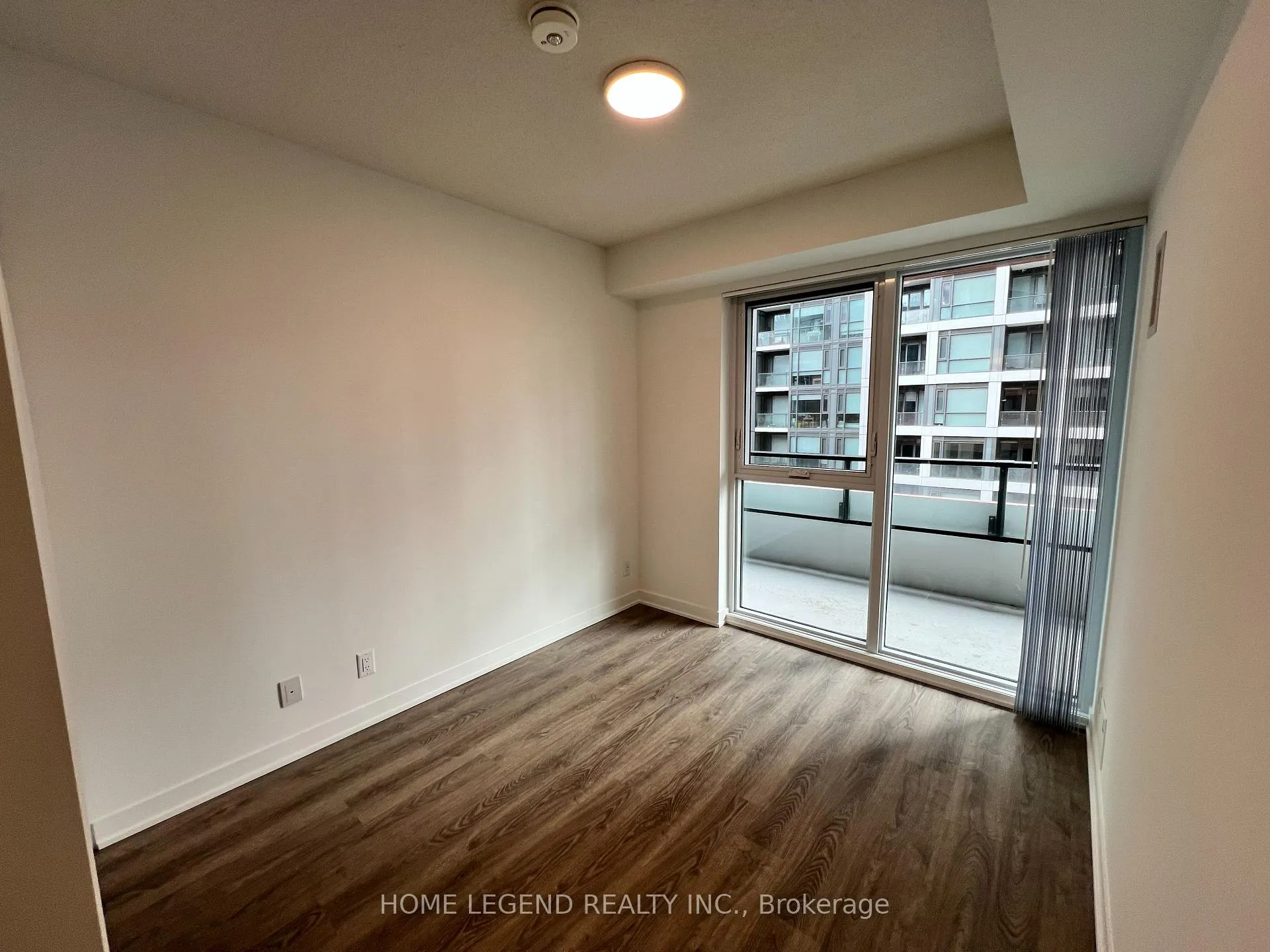 Photo 5 of Unit 810, 180 Front Street E, Toronto, Moss Park — HOMEH