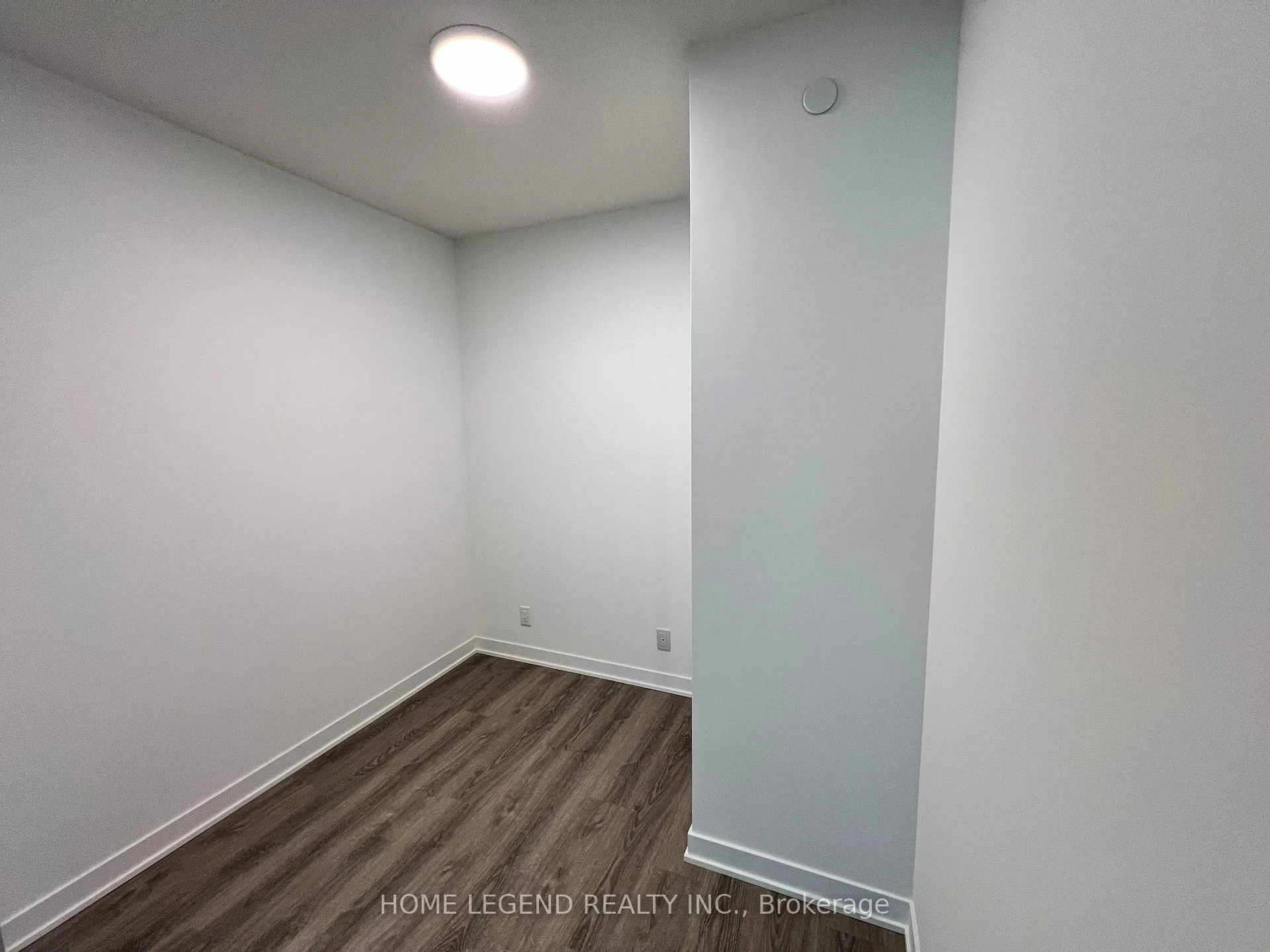 Photo 8 of Unit 810, 180 Front Street E, Toronto, Moss Park — HOMEH