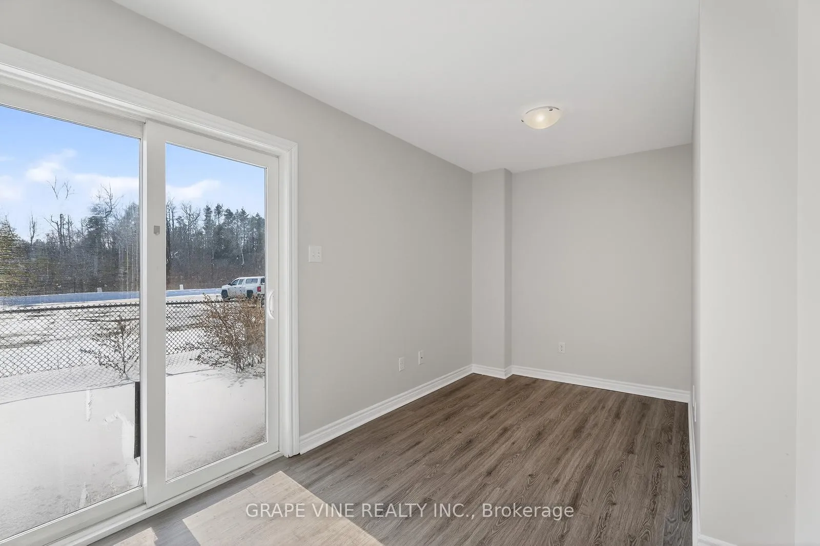 Photo 5 of 750 Sanibel Private, Ottawa, Westcliffe Estates — HOMEH