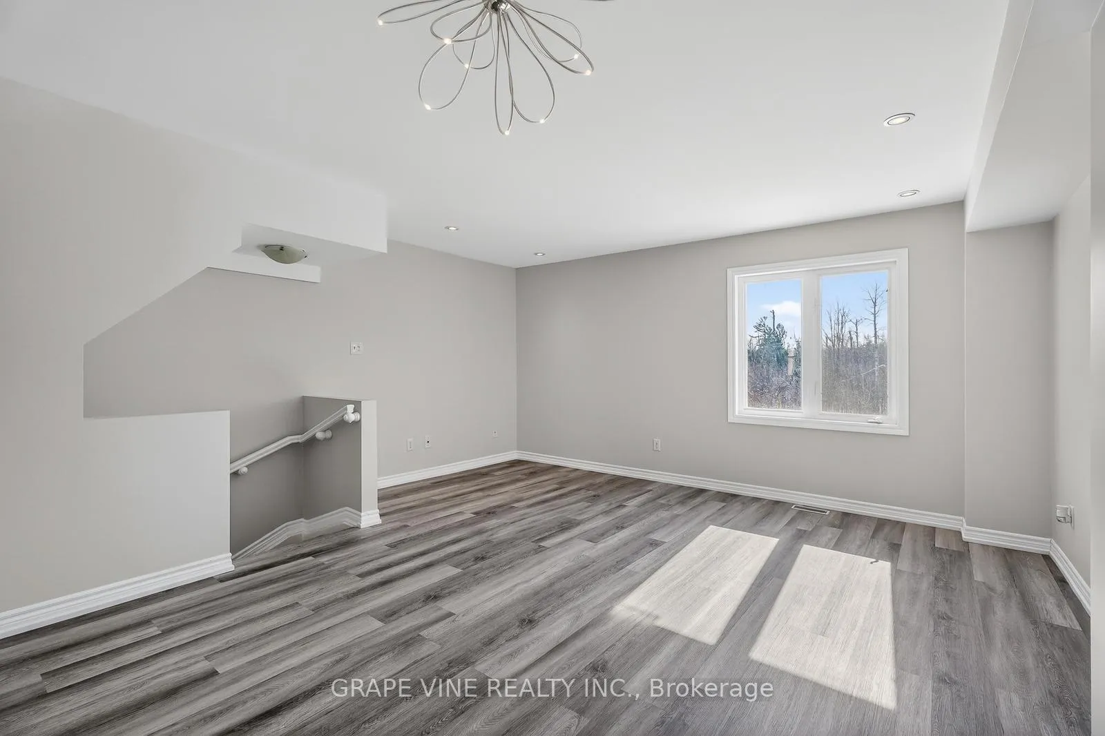 Photo 7 of 750 Sanibel Private, Ottawa, Westcliffe Estates — HOMEH