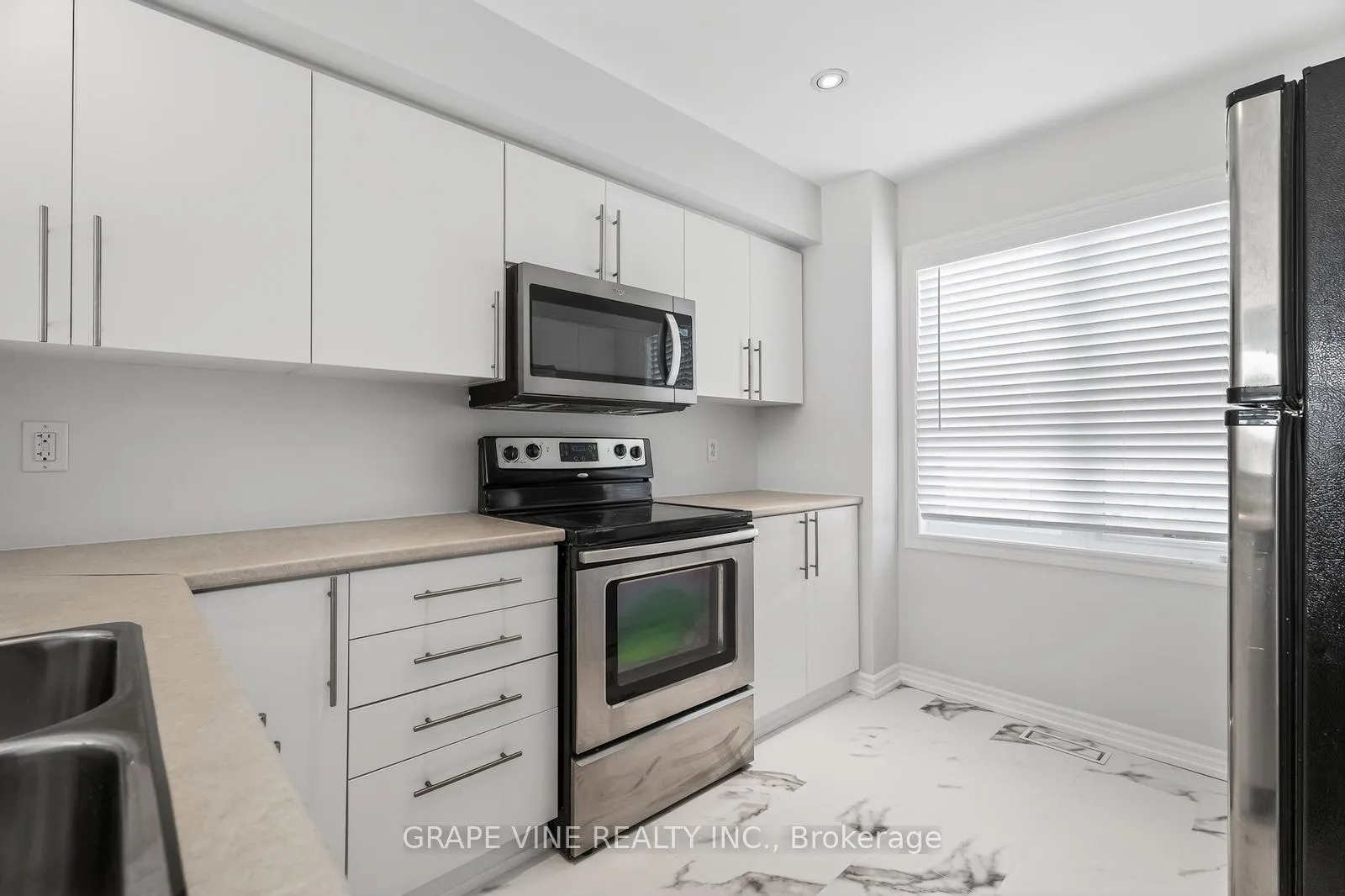 Photo 13 of 750 Sanibel Private, Ottawa, Westcliffe Estates — HOMEH