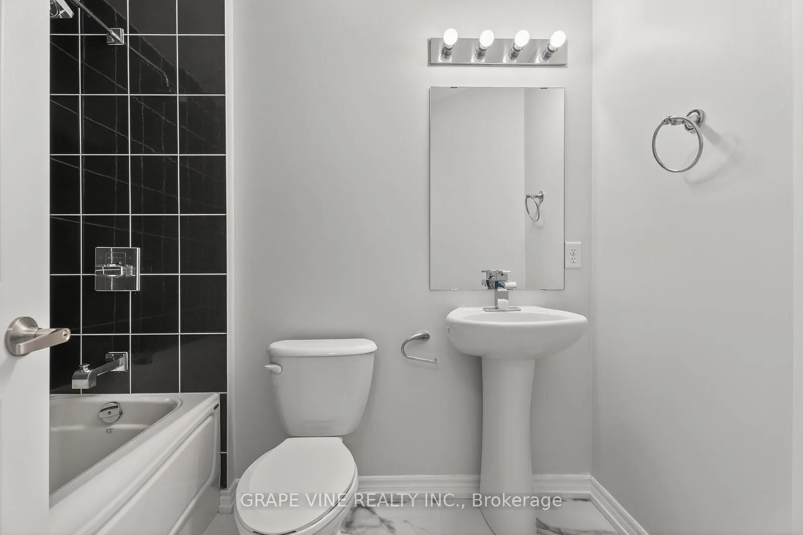 Photo 24 of 750 Sanibel Private, Ottawa, Westcliffe Estates — HOMEH
