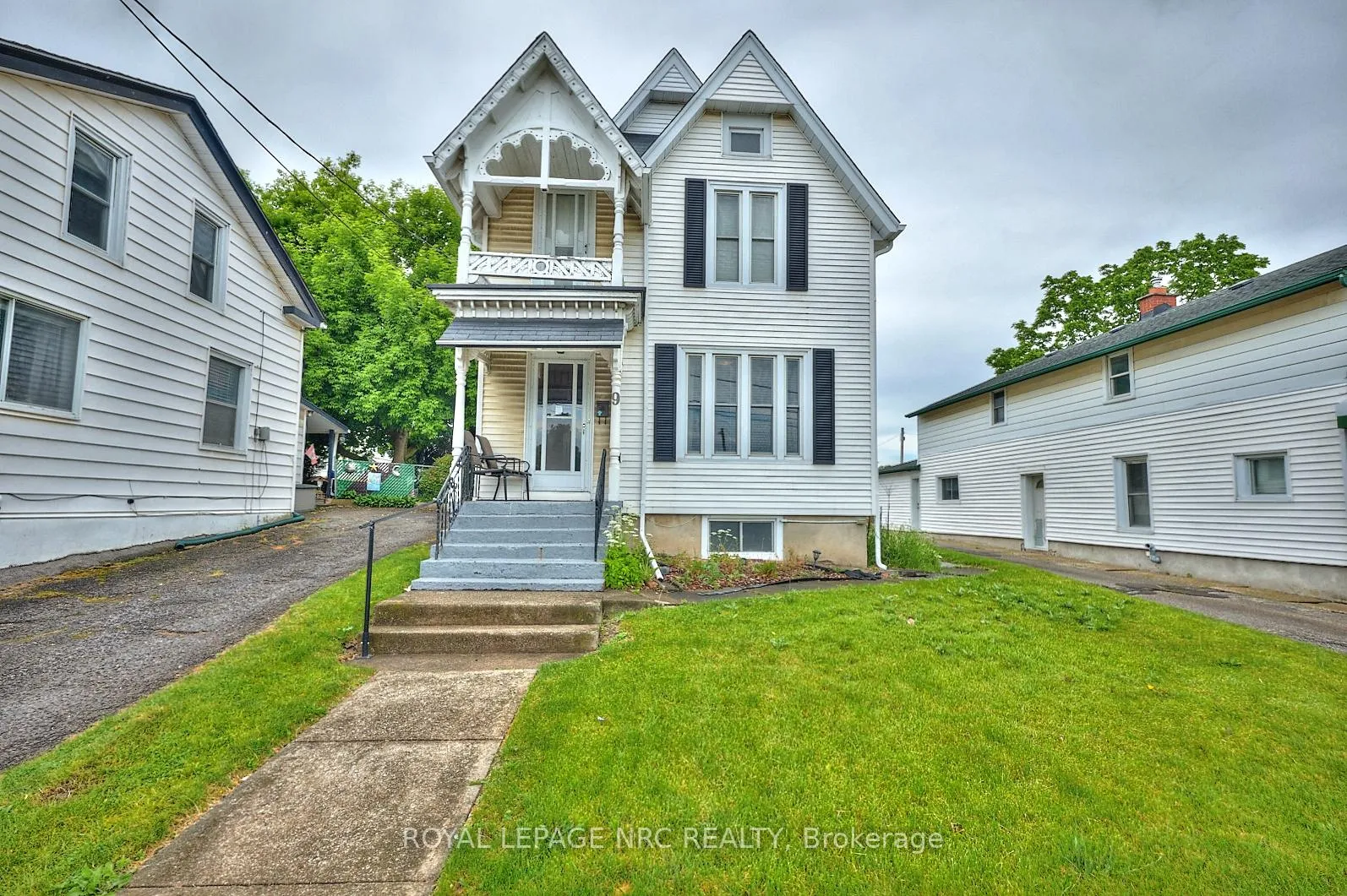 Photo 2 of 9 Pine Street S, Thorold, Thorold Downtown — HOMEH