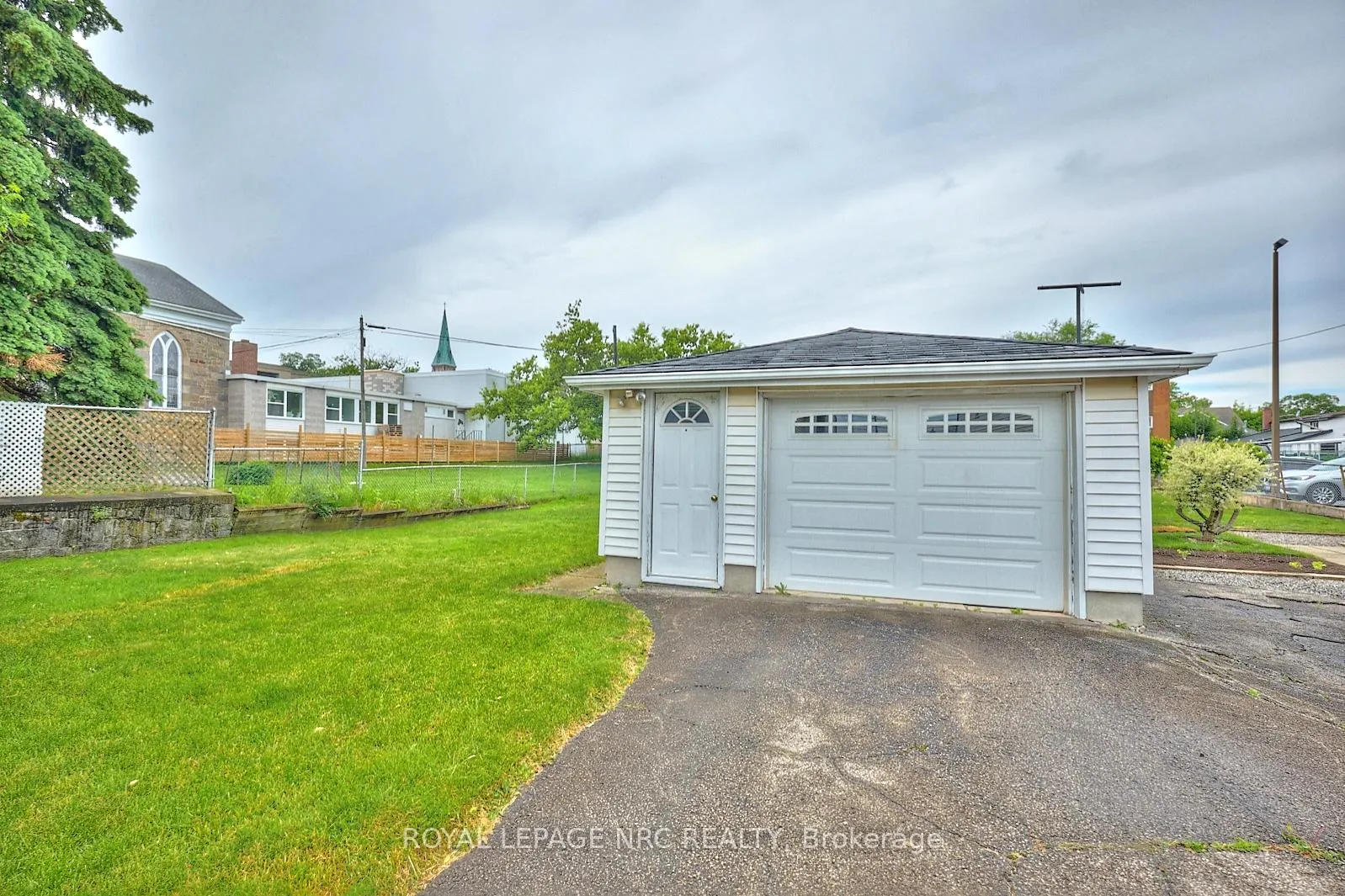 Photo 5 of 9 Pine Street S, Thorold, Thorold Downtown — HOMEH
