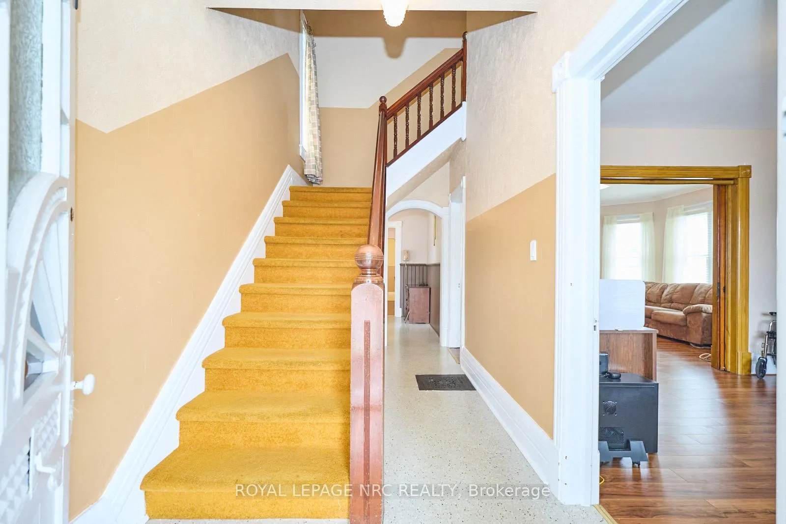 Photo 11 of 9 Pine Street S, Thorold, Thorold Downtown — HOMEH
