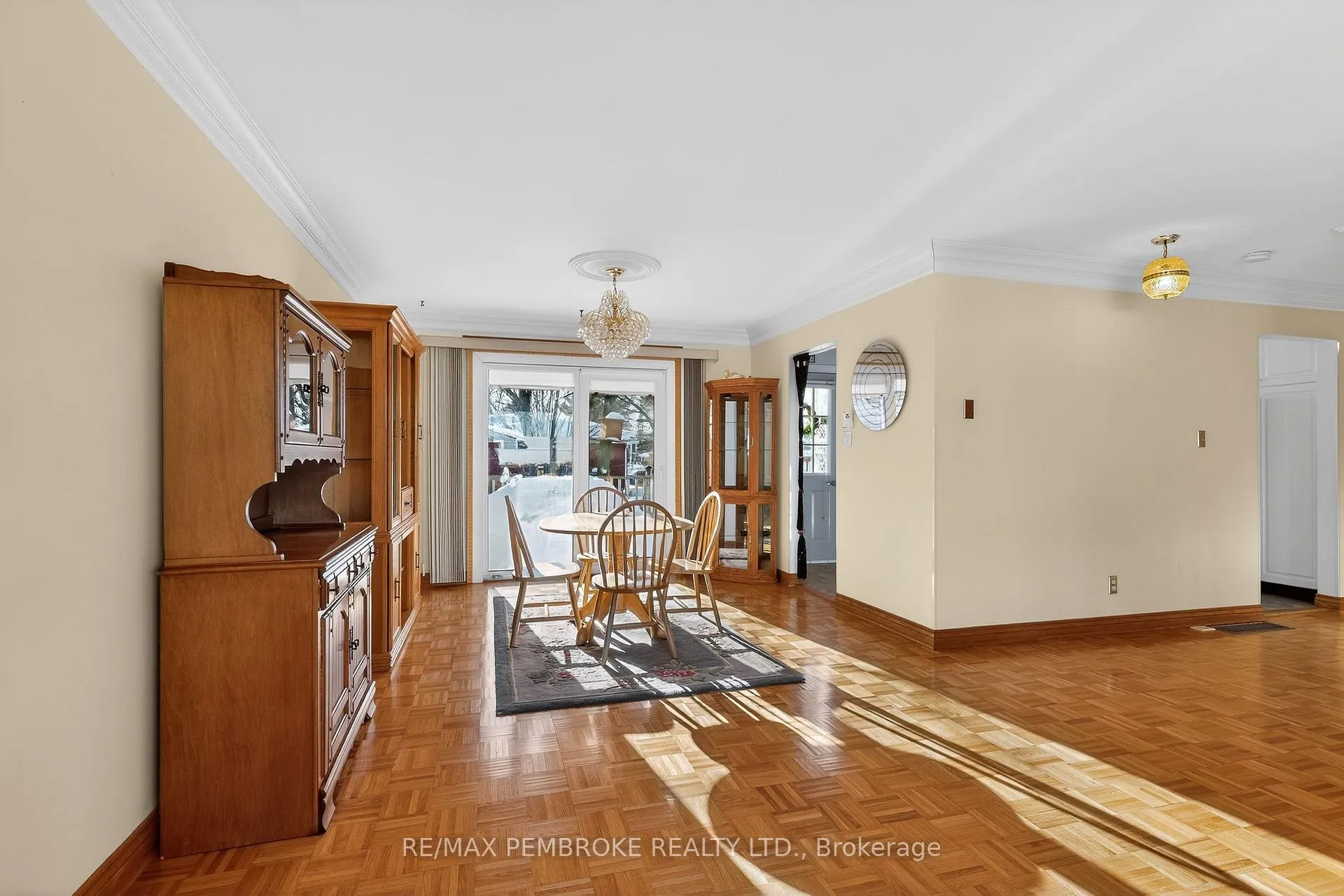 Photo 6 of 17 Roy Street, Petawawa — HOMEH