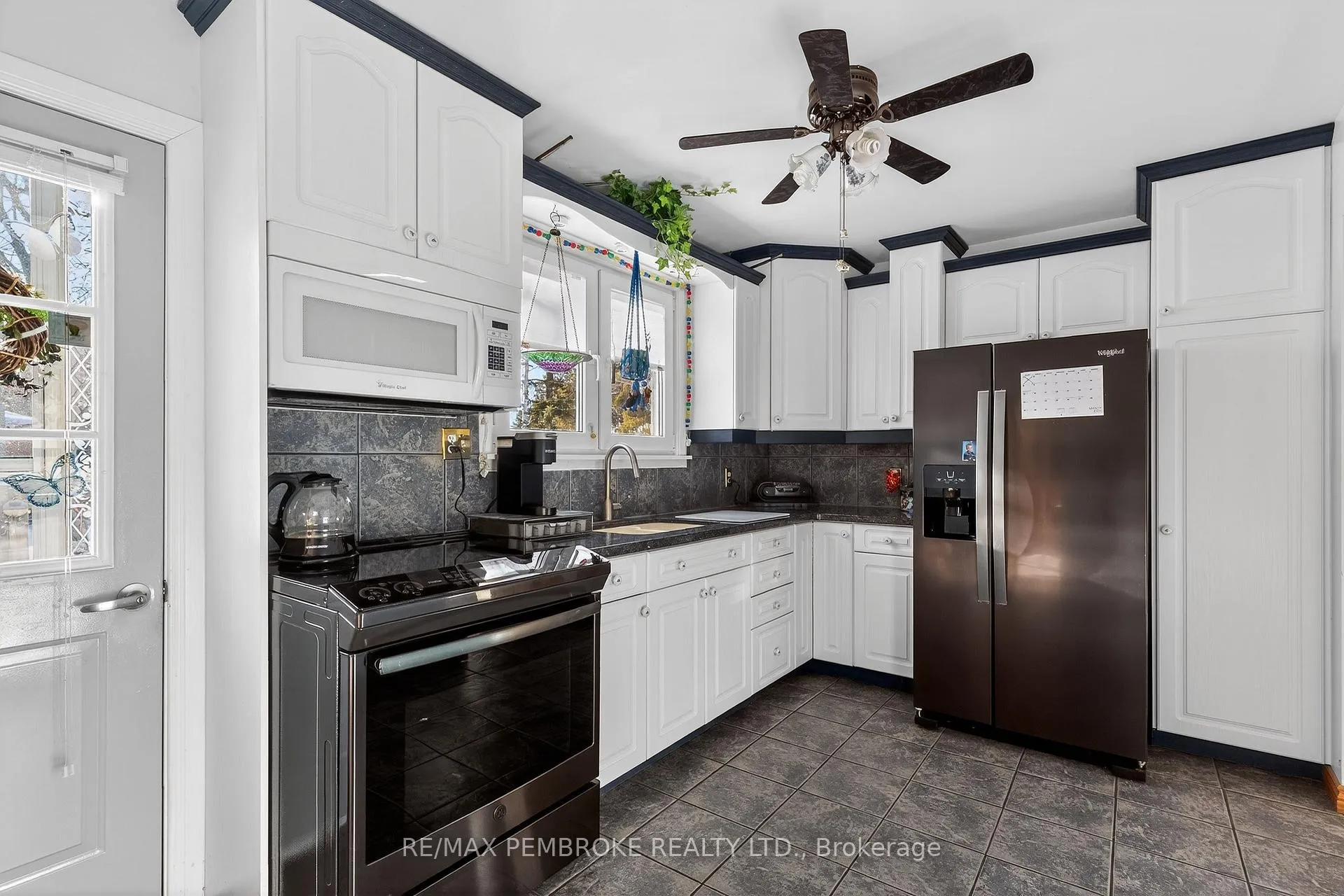 Photo 8 of 17 Roy Street, Petawawa — HOMEH