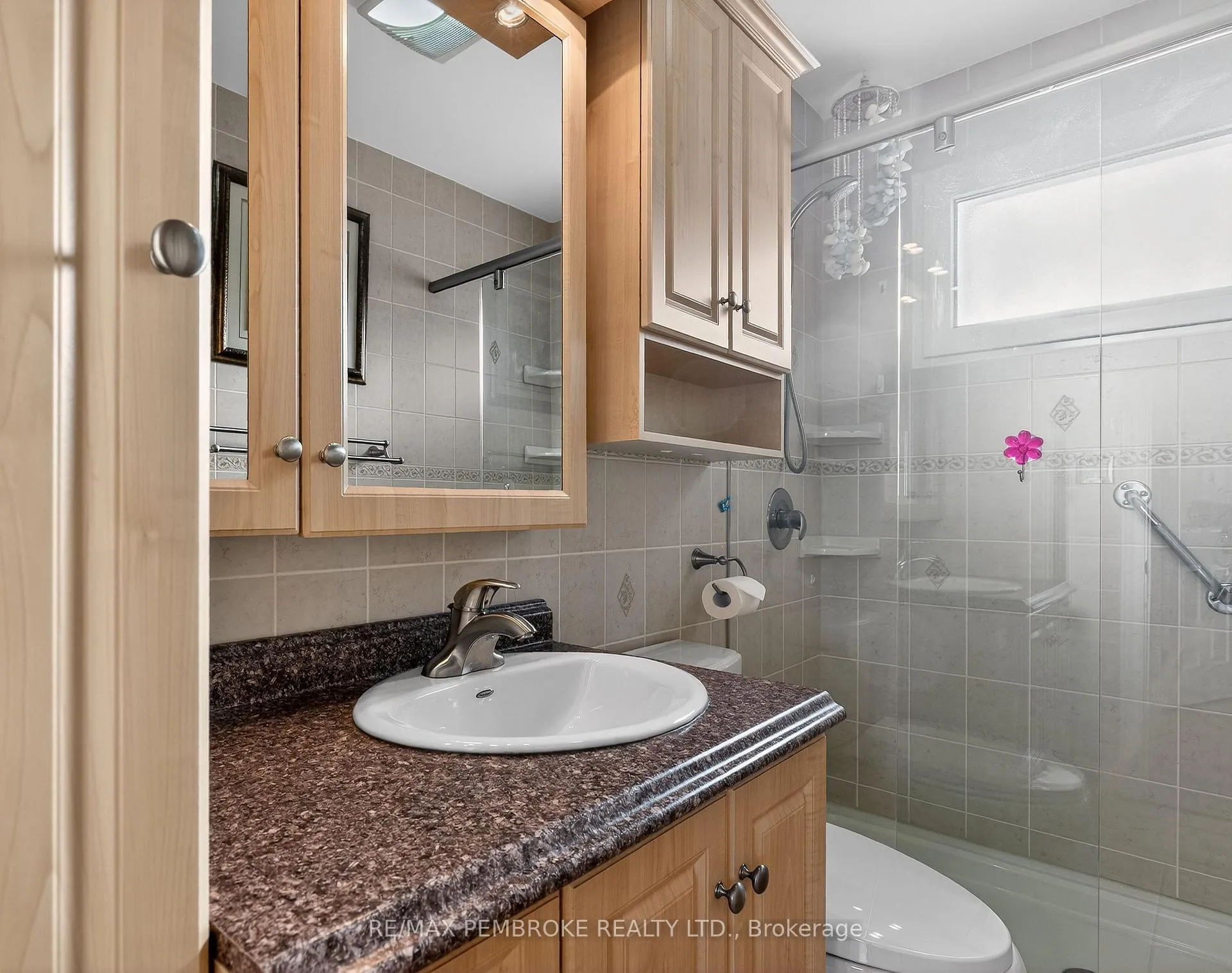 Photo 17 of 17 Roy Street, Petawawa — HOMEH