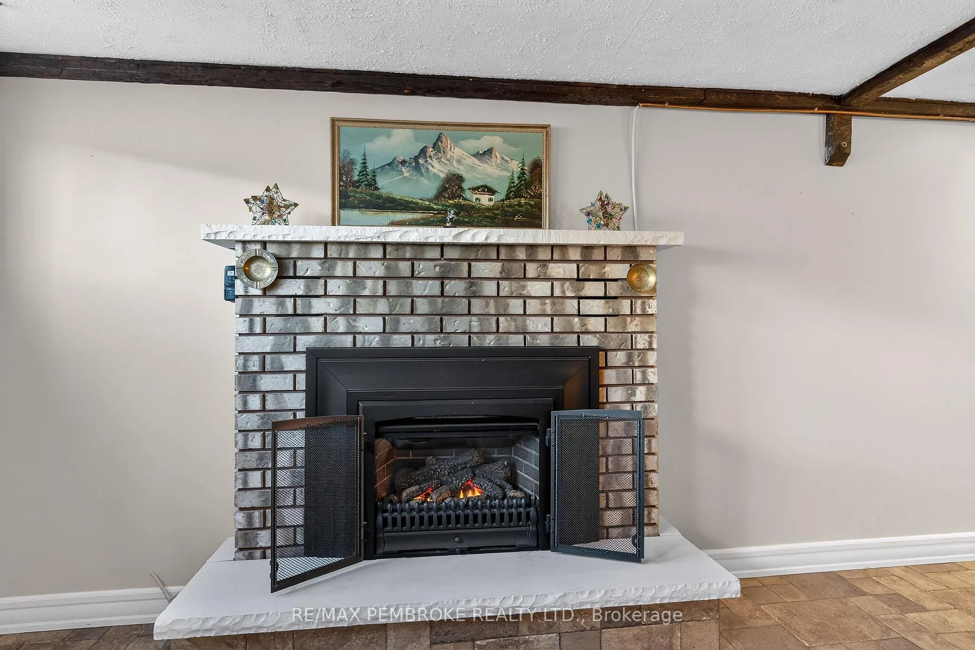 Photo 23 of 17 Roy Street, Petawawa — HOMEH