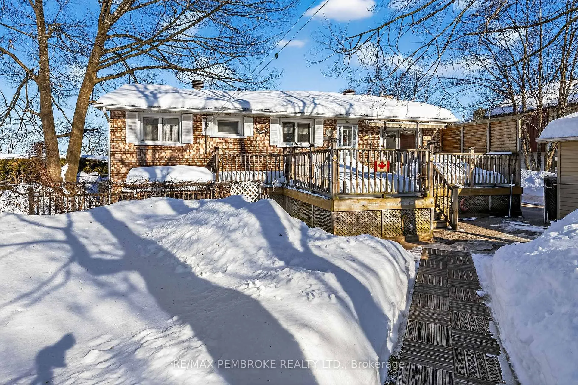 Photo 33 of 17 Roy Street, Petawawa — HOMEH