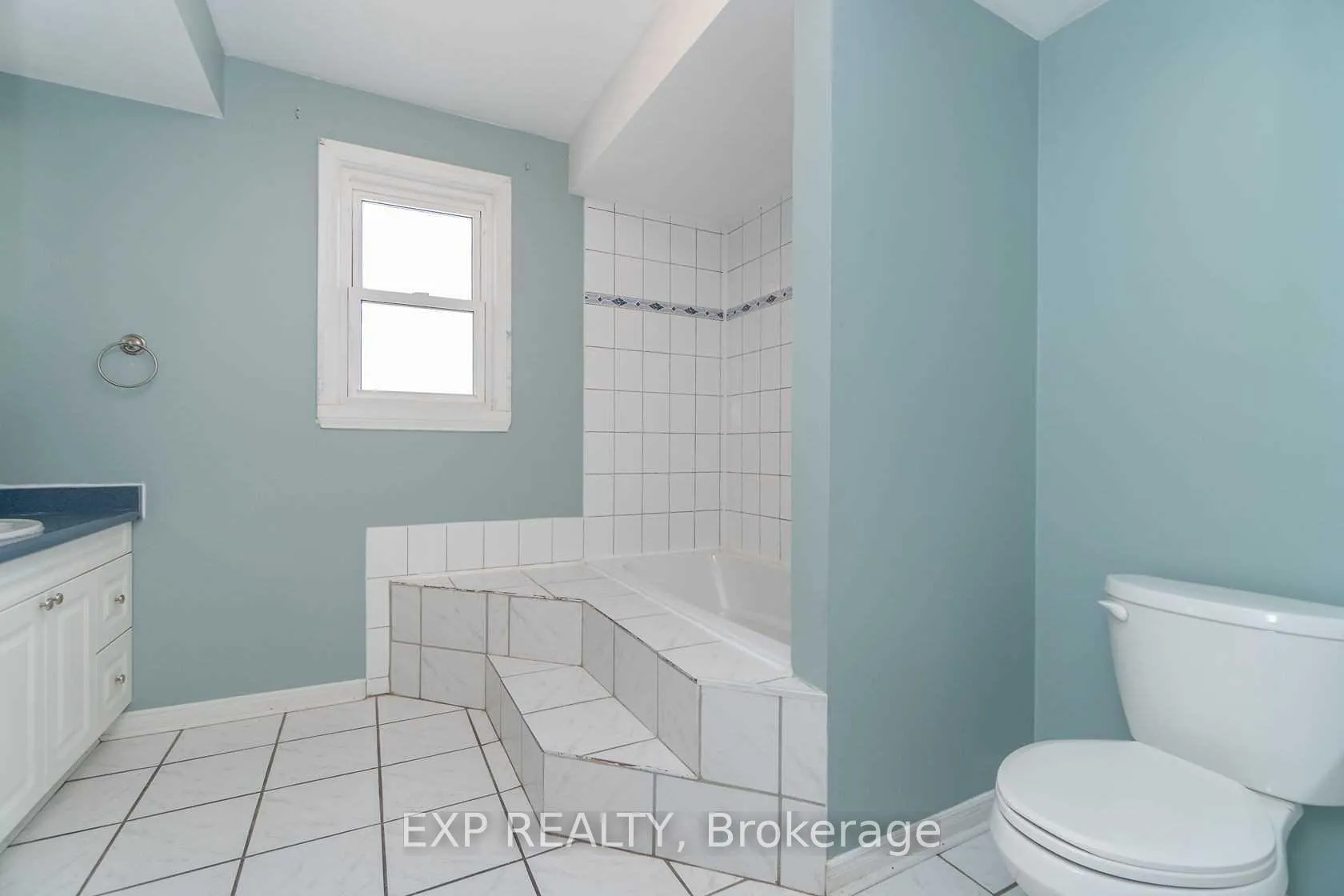 Photo 8 of 204 John Street, Brampton, Queen Street Corridor — HOMEH