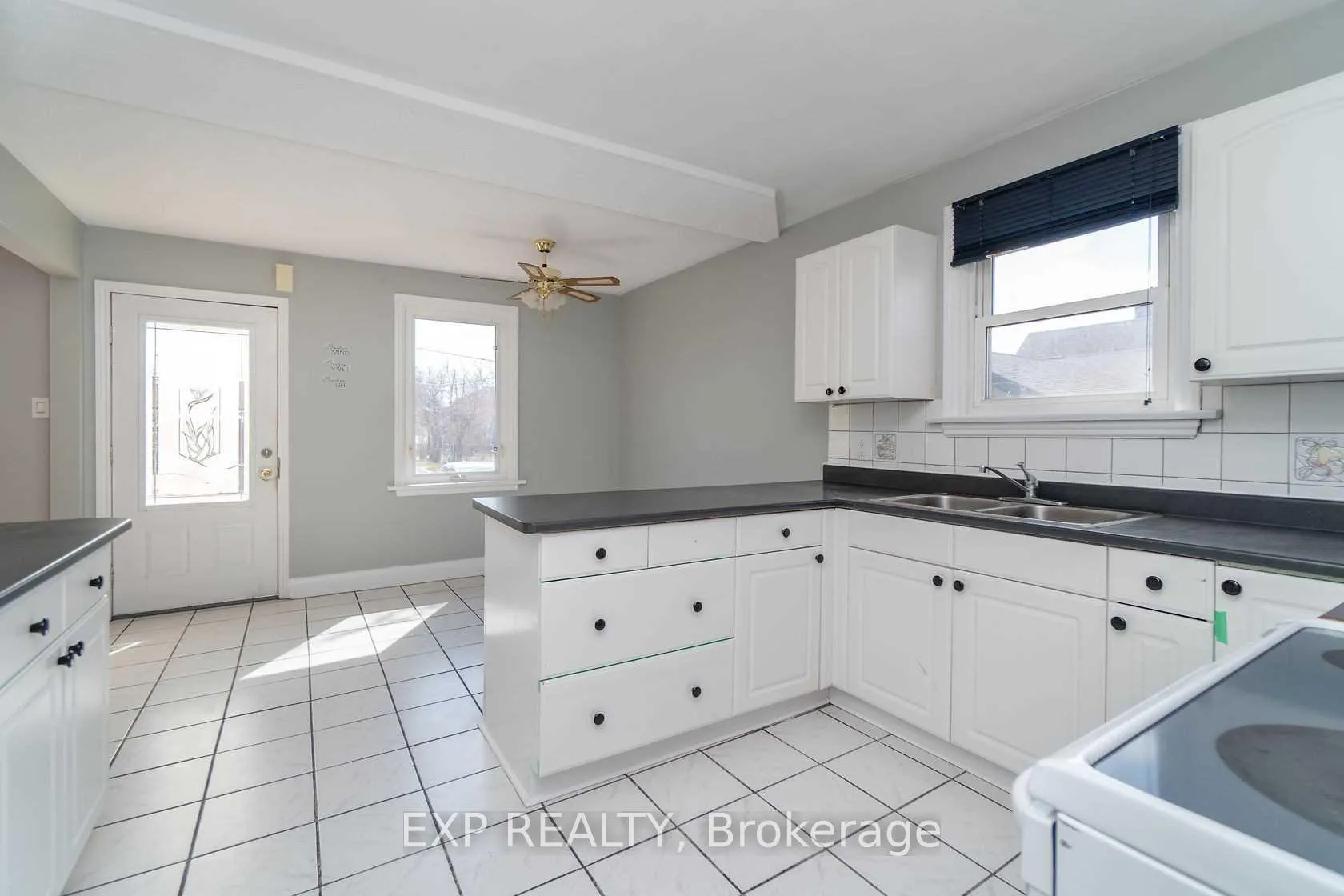 Photo 10 of 204 John Street, Brampton, Queen Street Corridor — HOMEH
