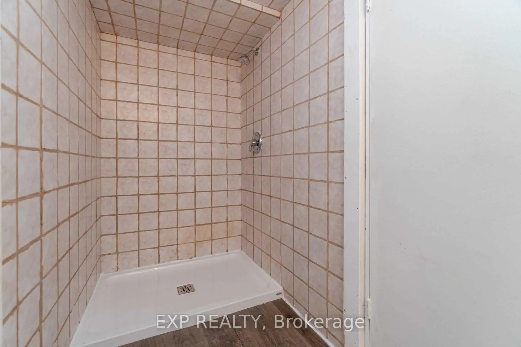 Photo 15 of 204 John Street, Brampton, Queen Street Corridor — HOMEH