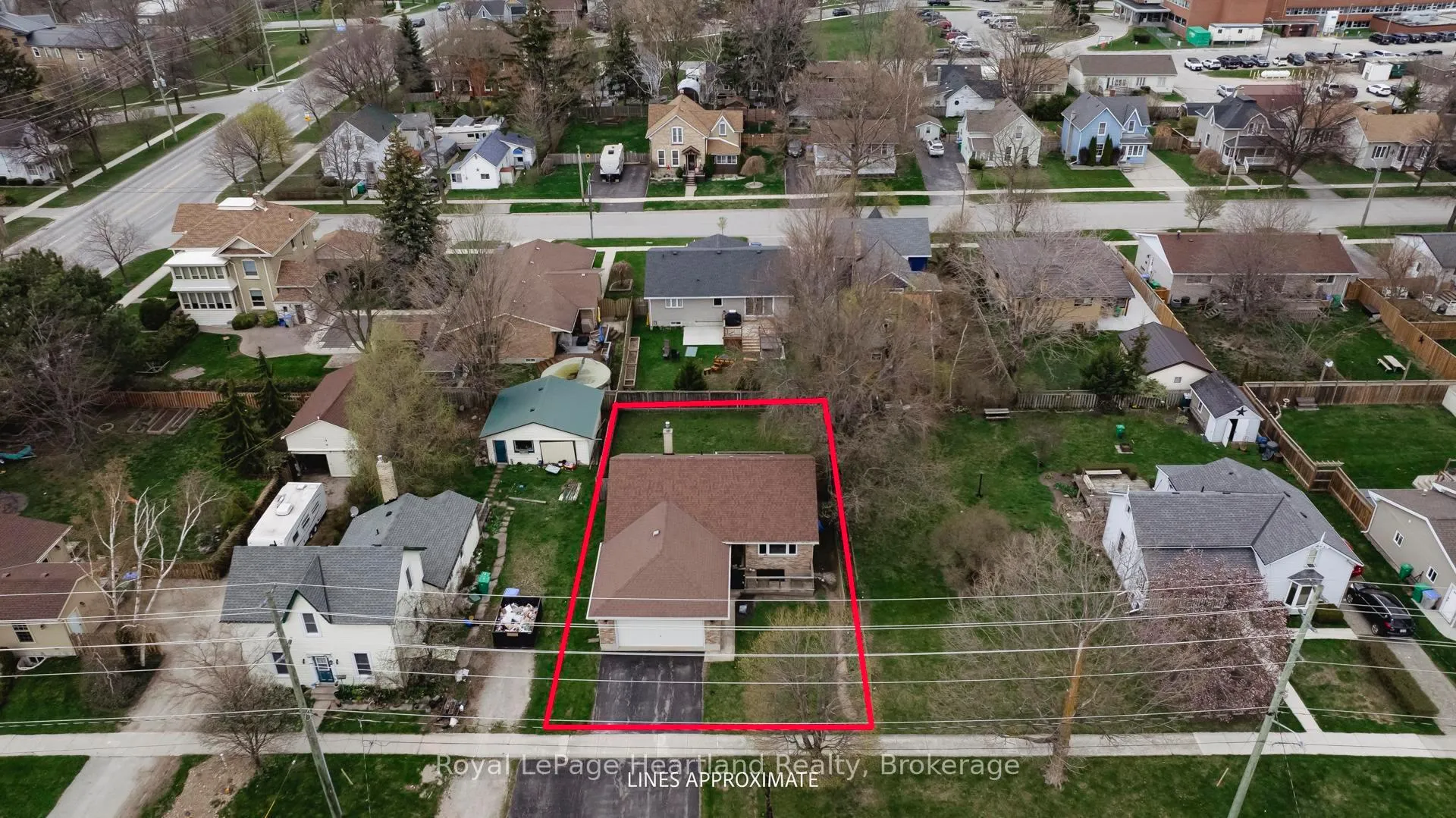 Photo 2 of 91 Anglesea Street, Goderich, Goderich (Town) — HOMEH