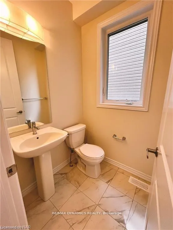 Photo 3 of 61 Ever Sweet Way, Thorold, Rolling Meadows — HOMEH