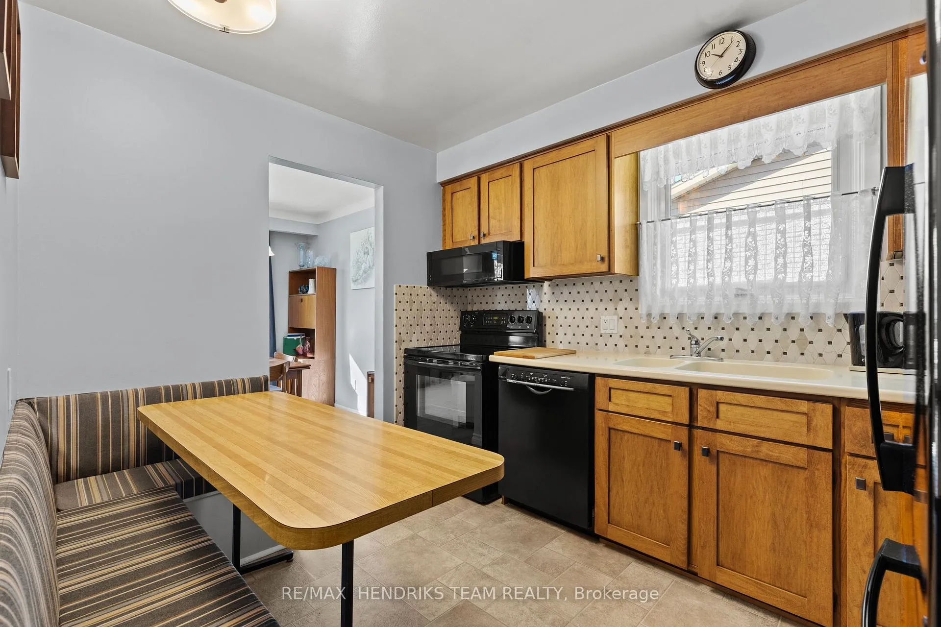 Photo 16 of 5 Sheridan Drive, St. Catharines, Bunting/Linwell — HOMEH