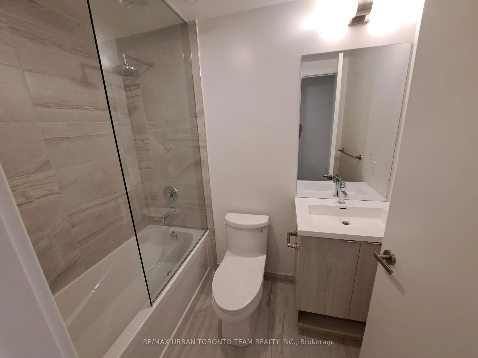 Photo 10 of Unit 5812, 138 Downes Street, Toronto, Waterfront Communities — HOMEH
