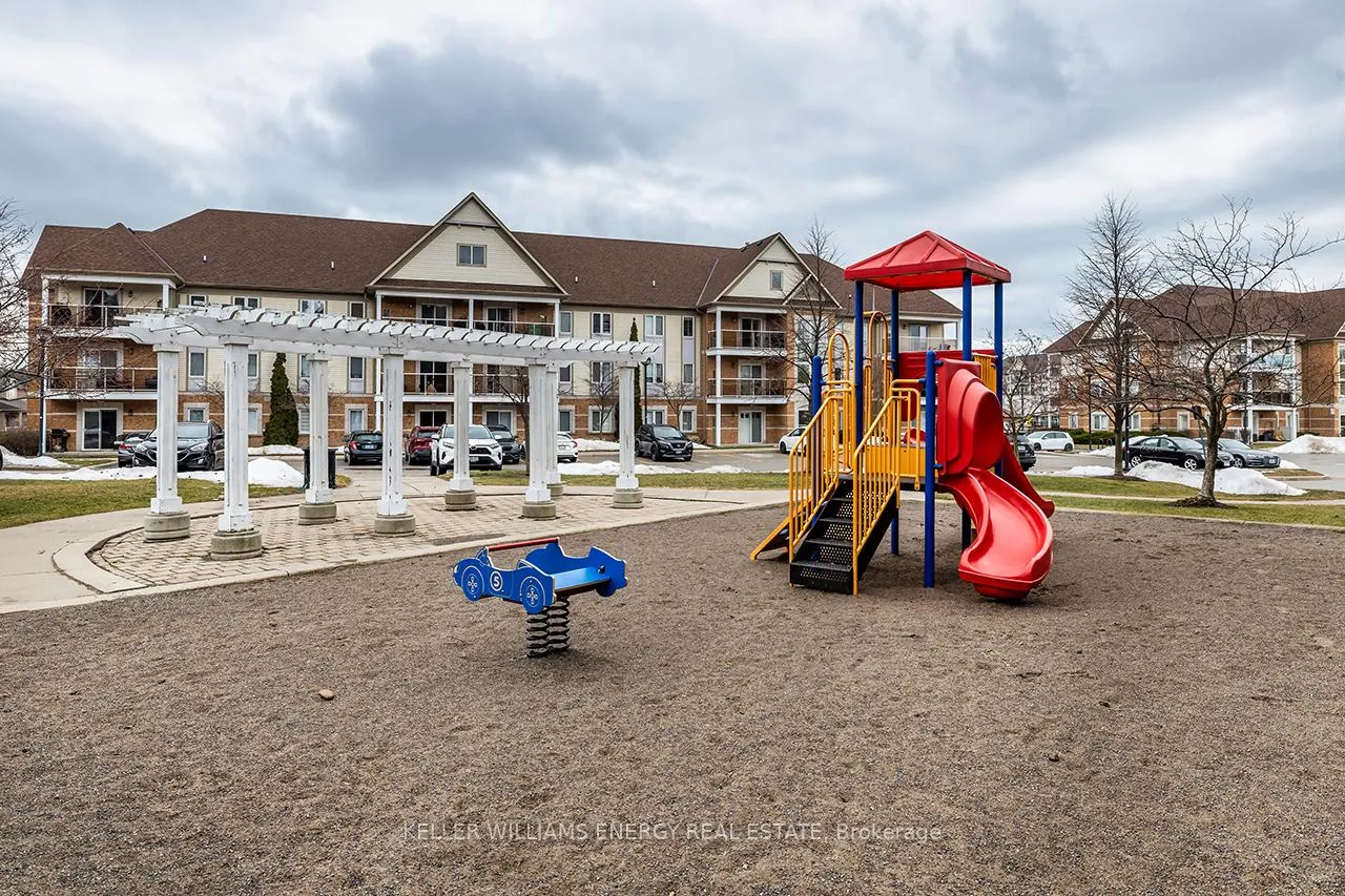 Photo 1 of Unit 104, 94 Aspen Springs Drive, Clarington, Bowmanville — HOMEH