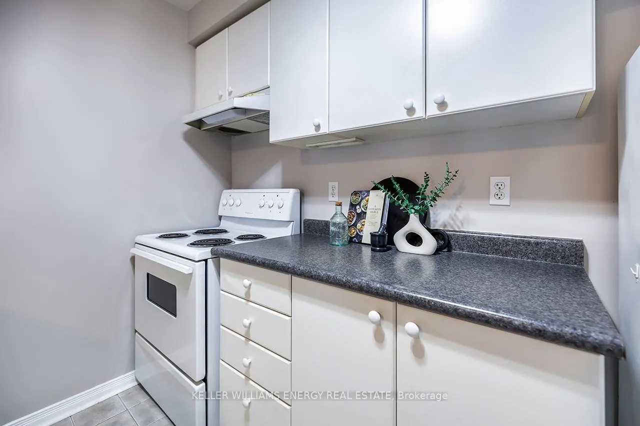 Photo 6 of Unit 104, 94 Aspen Springs Drive, Clarington, Bowmanville — HOMEH