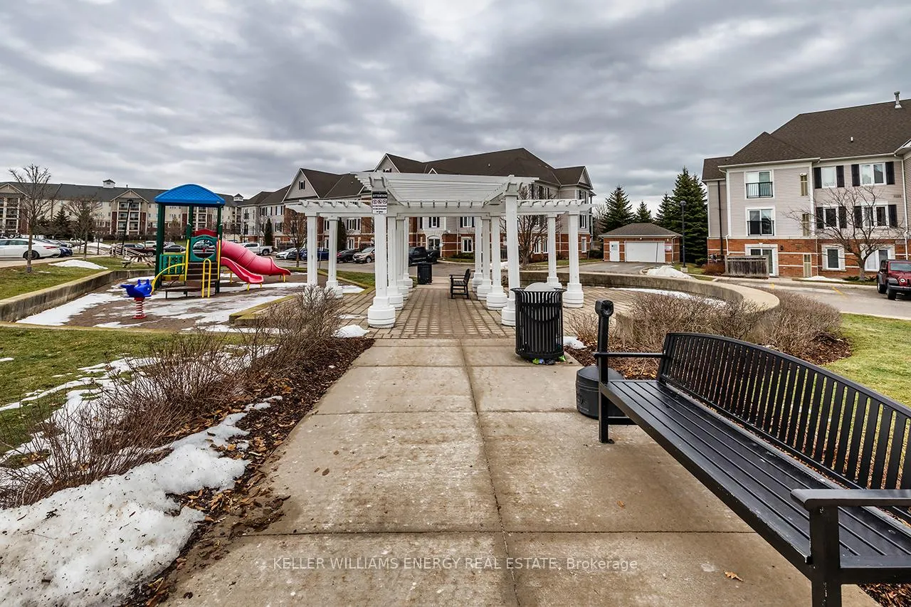 Photo 19 of Unit 104, 94 Aspen Springs Drive, Clarington, Bowmanville — HOMEH
