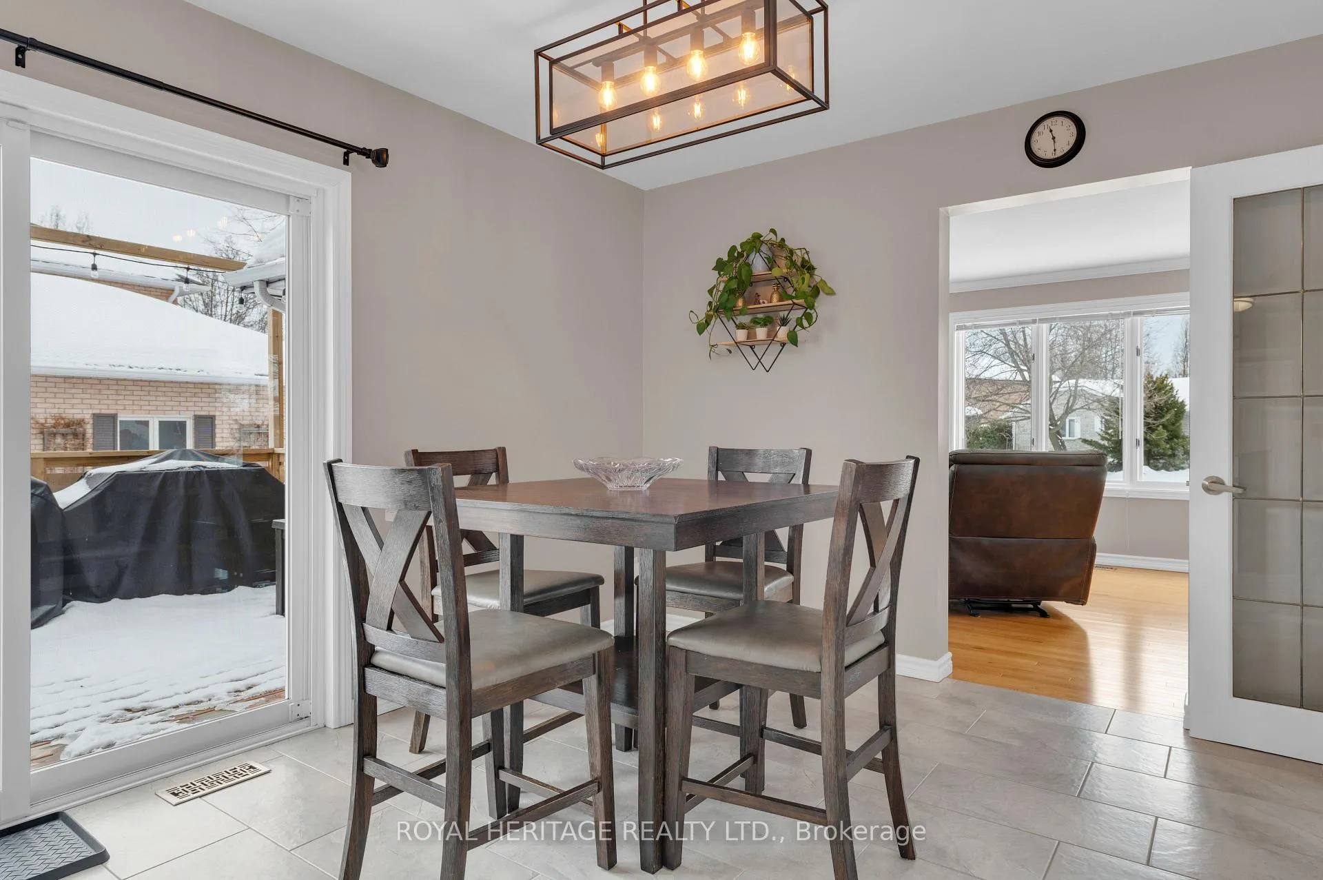 Photo 5 of 92 Parkview Heights, Quinte West, Murray Ward — HOMEH